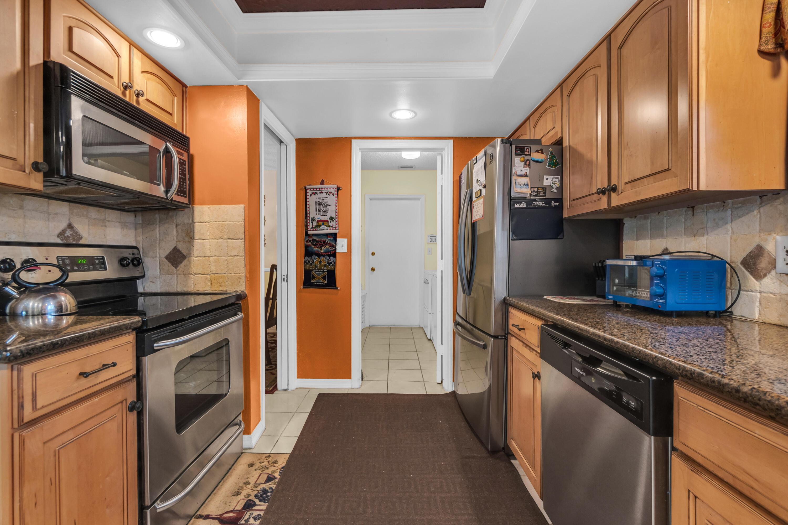 3839 NW 72nd Drive, Coral Springs, FL 33065, Coral Springs - Photo 3