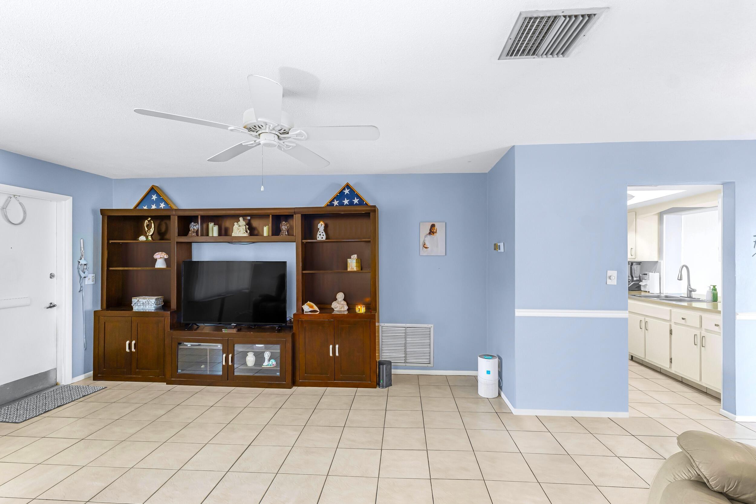 1103 Siesta Avenue, Boynton Beach, FL 33426, Boynton Beach - Photo 4