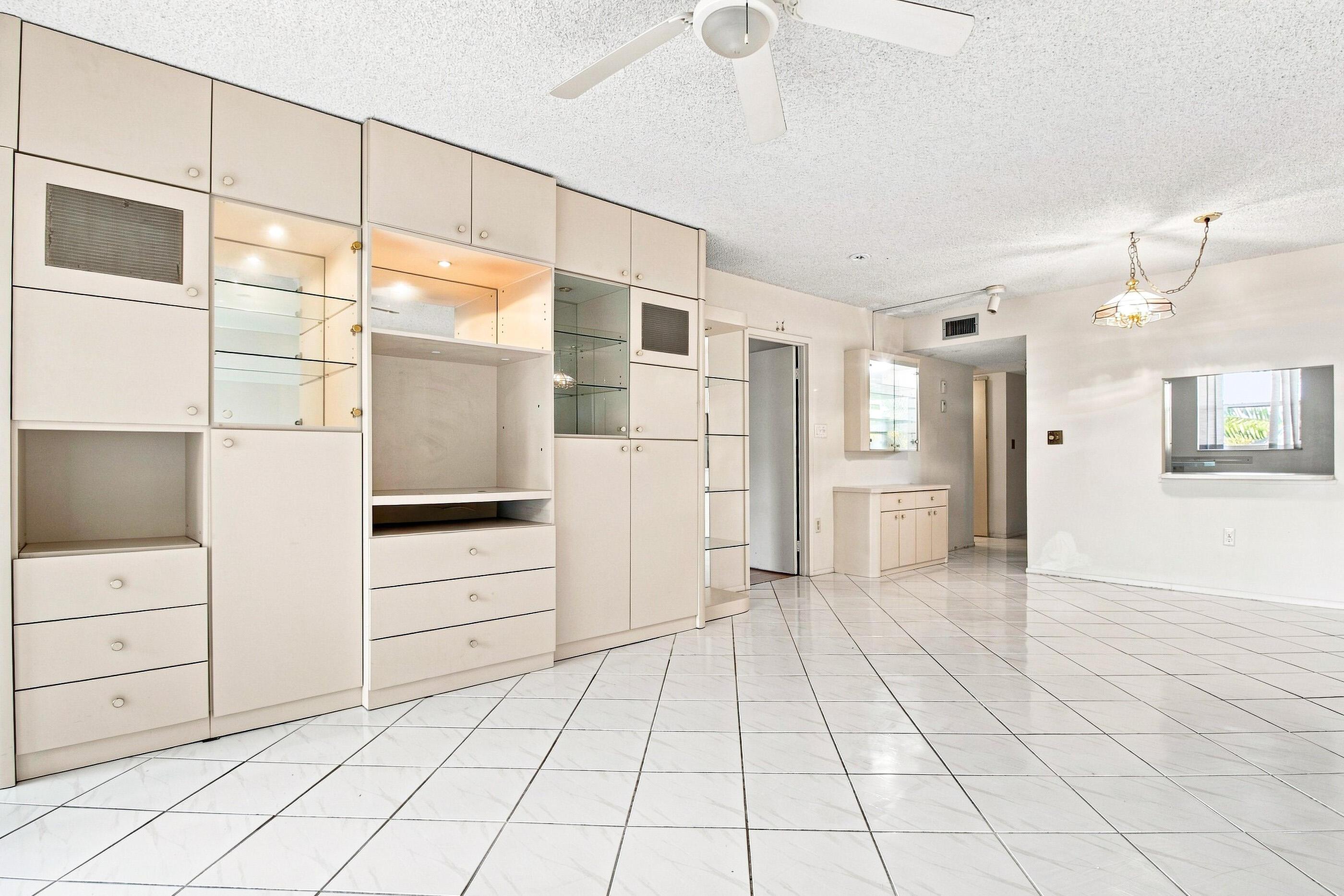 8321 Sands Point Boulevard D305, Tamarac, FL 33321, Tamarac - Photo 4