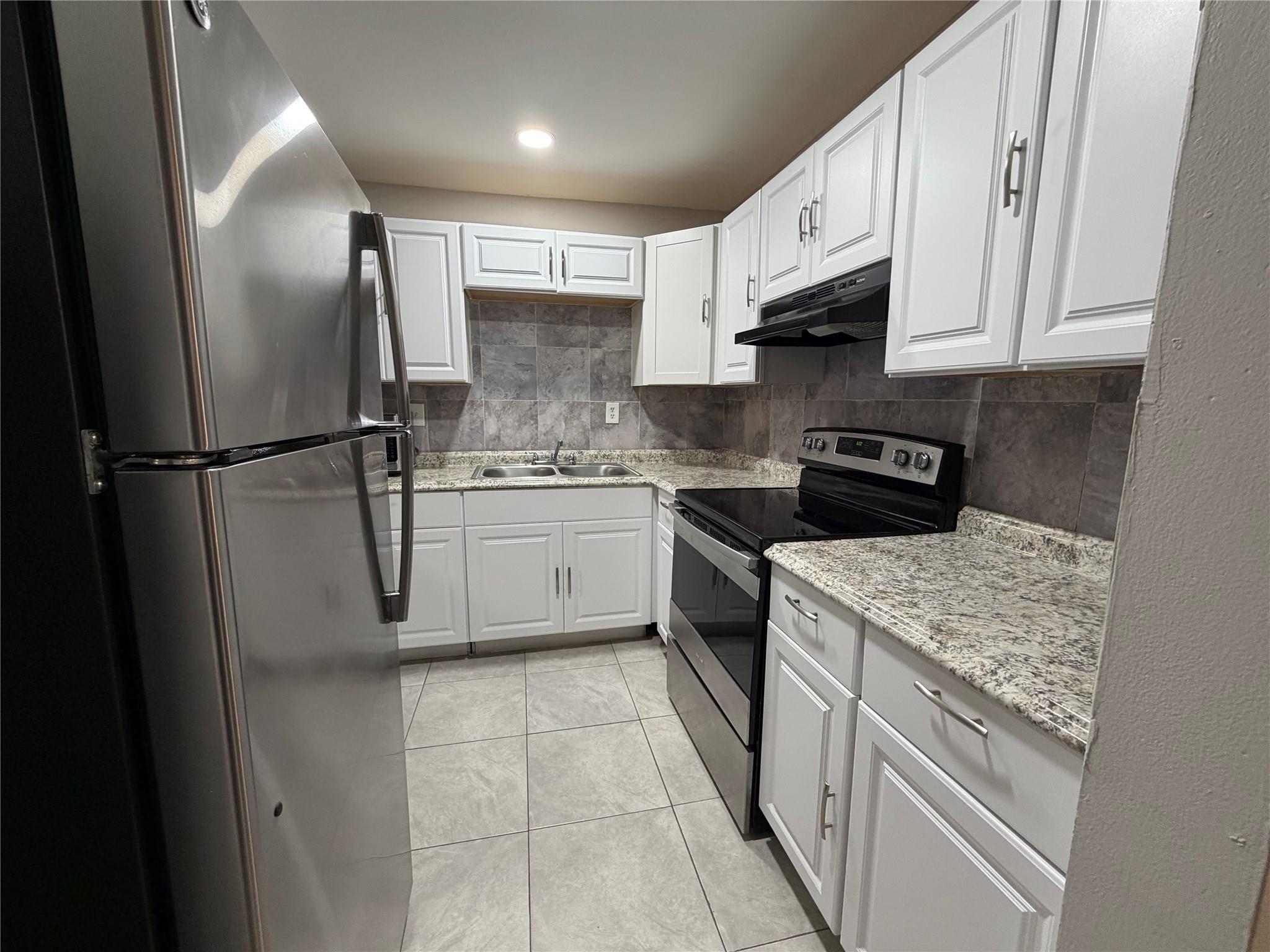 4138 NW 88th Avenue 107, Coral Springs, FL 33065, Coral Springs - Photo 2
