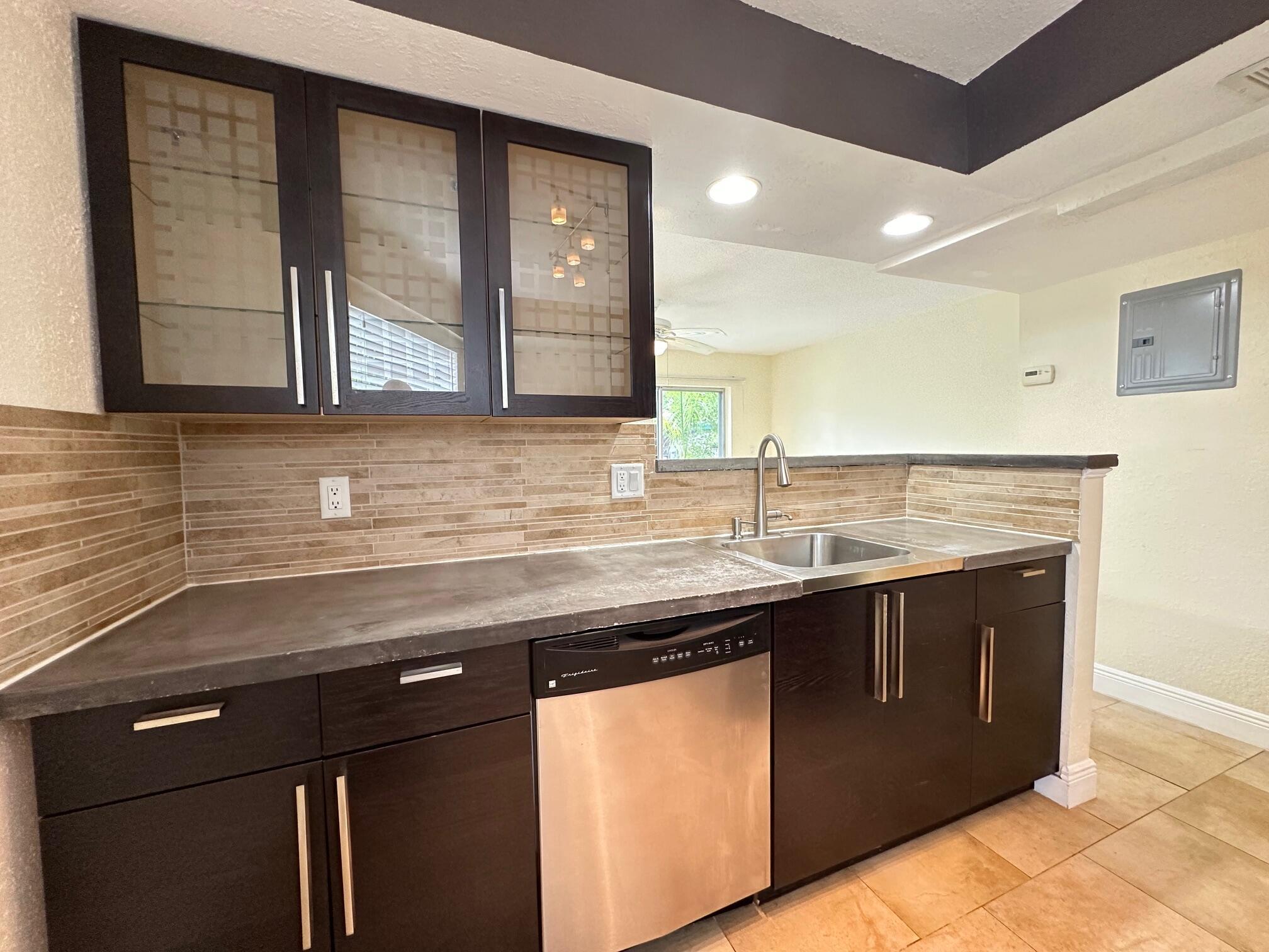 5811 NE 14th Road 1, Fort Lauderdale, FL 33334, Fort Lauderdale - Photo 4
