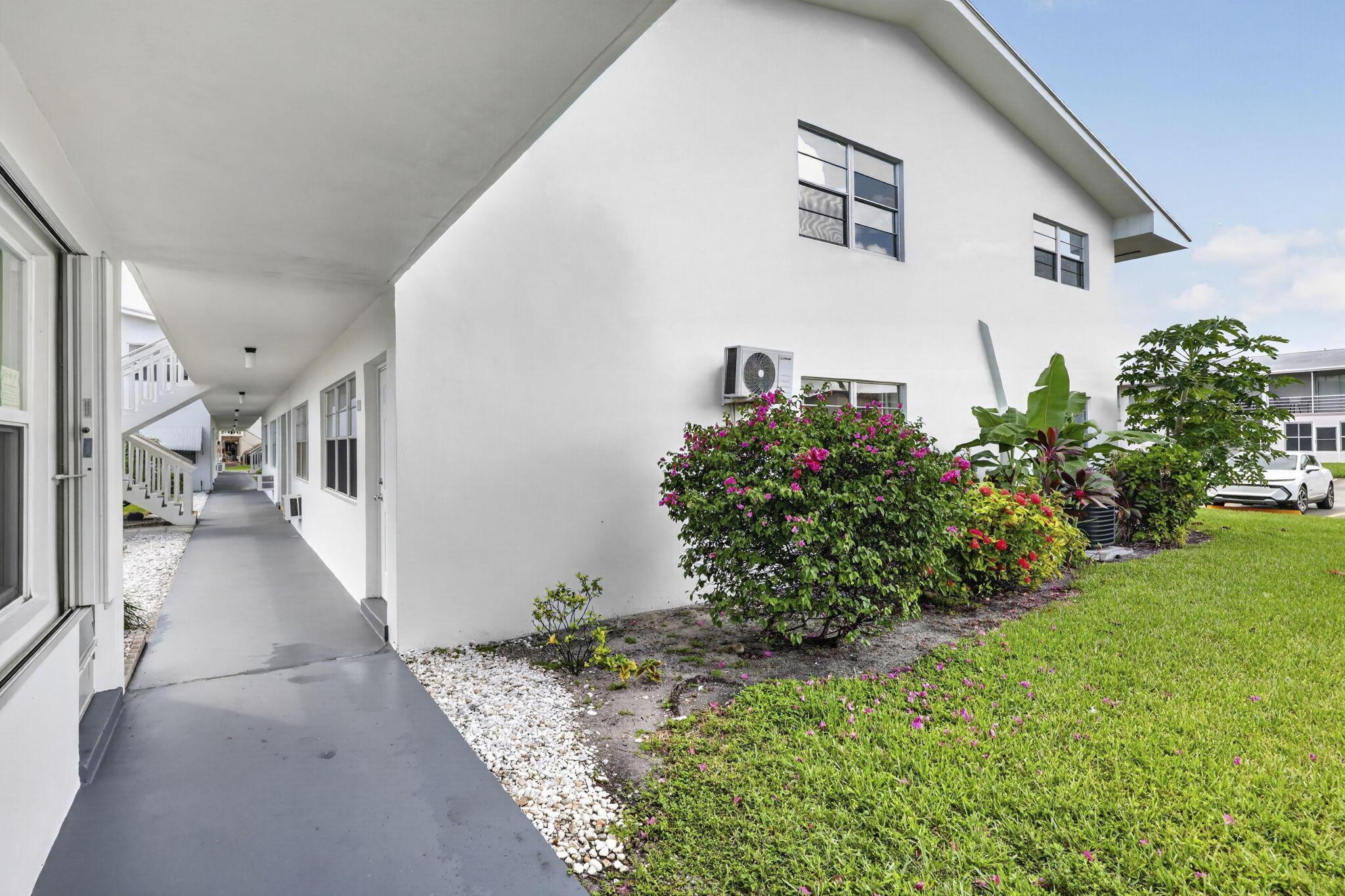 104 E EASTHAMPTON E 1, West Palm Beach, FL 33417, West Palm Beach - Photo 2