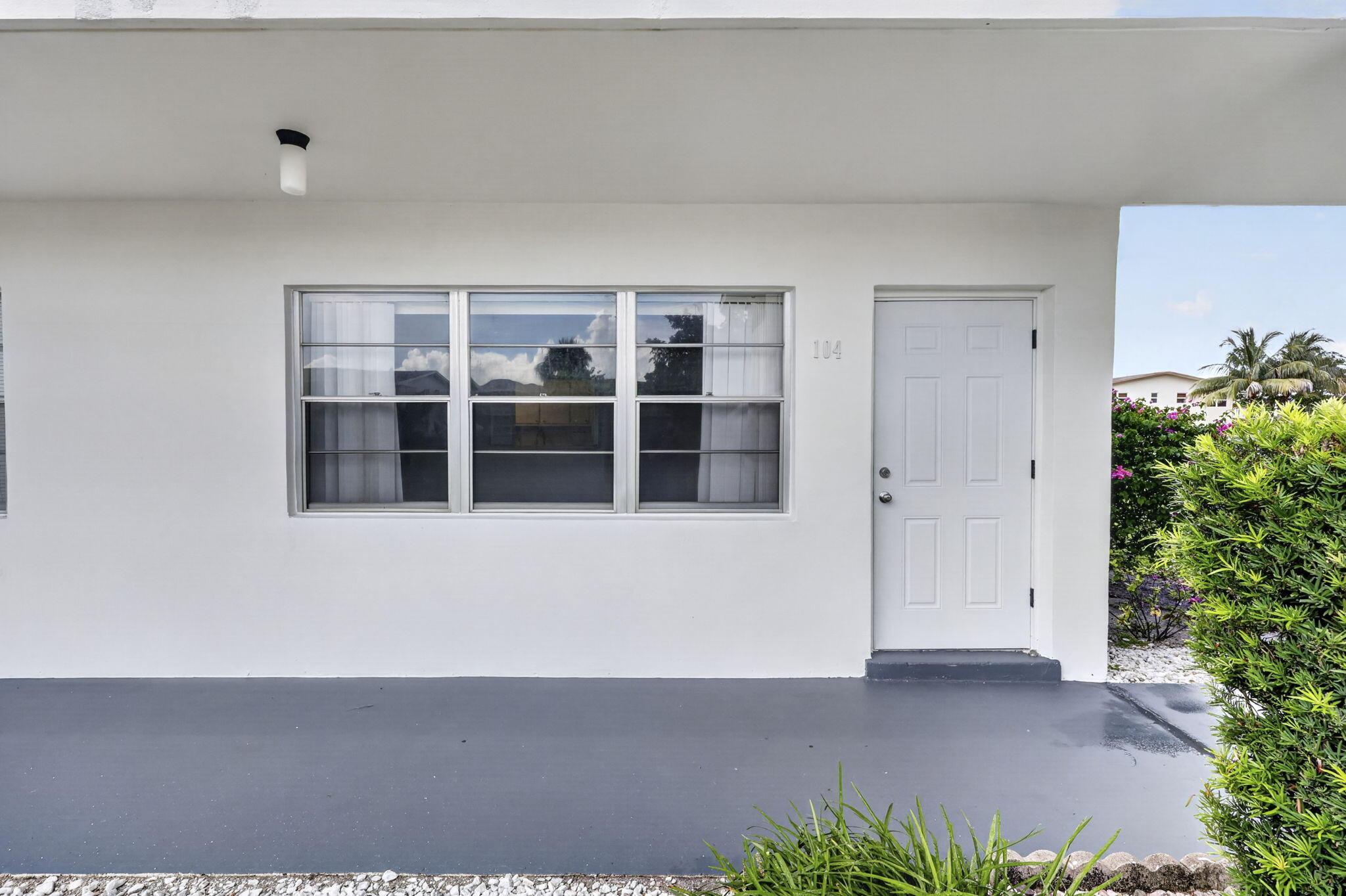 104 E EASTHAMPTON E 1, West Palm Beach, FL 33417, West Palm Beach - Photo 3
