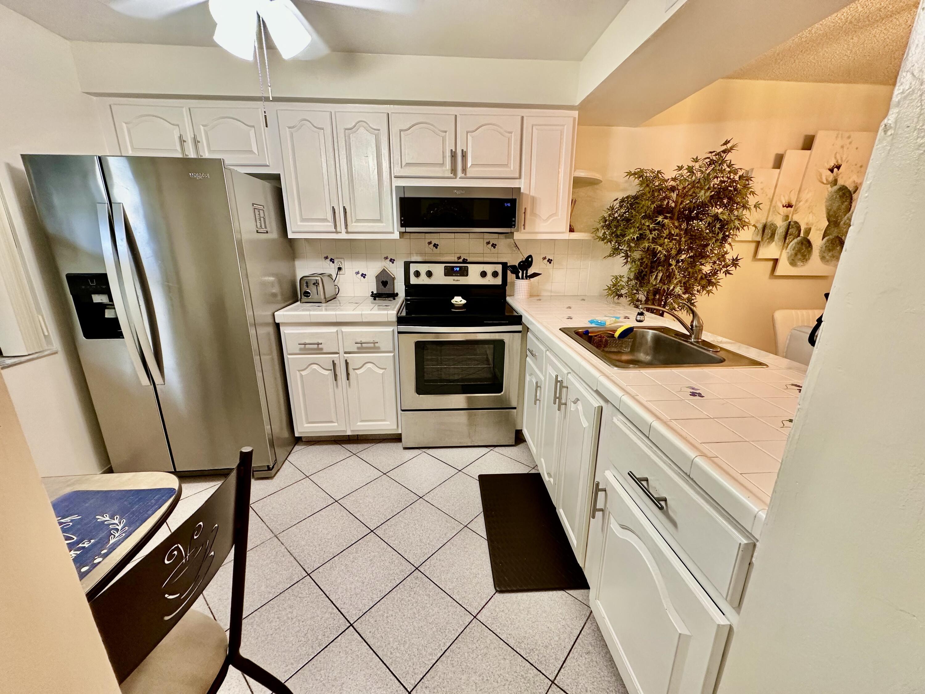 4502 Martinique Way B1, Coconut Creek, FL 33066, Coconut Creek - Photo 4