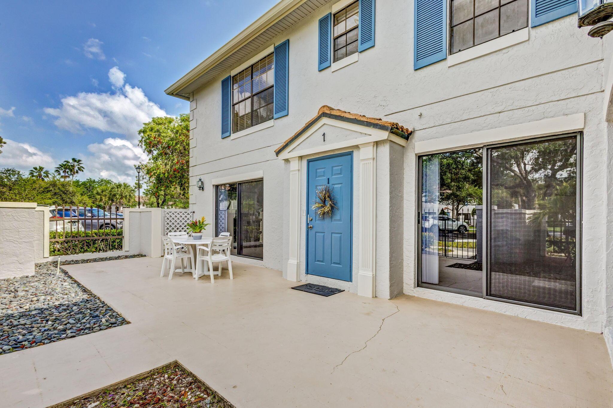 363 Prestwick Circle 1, Palm Beach Gardens, FL 33418, Palm Beach Gardens - Photo 2