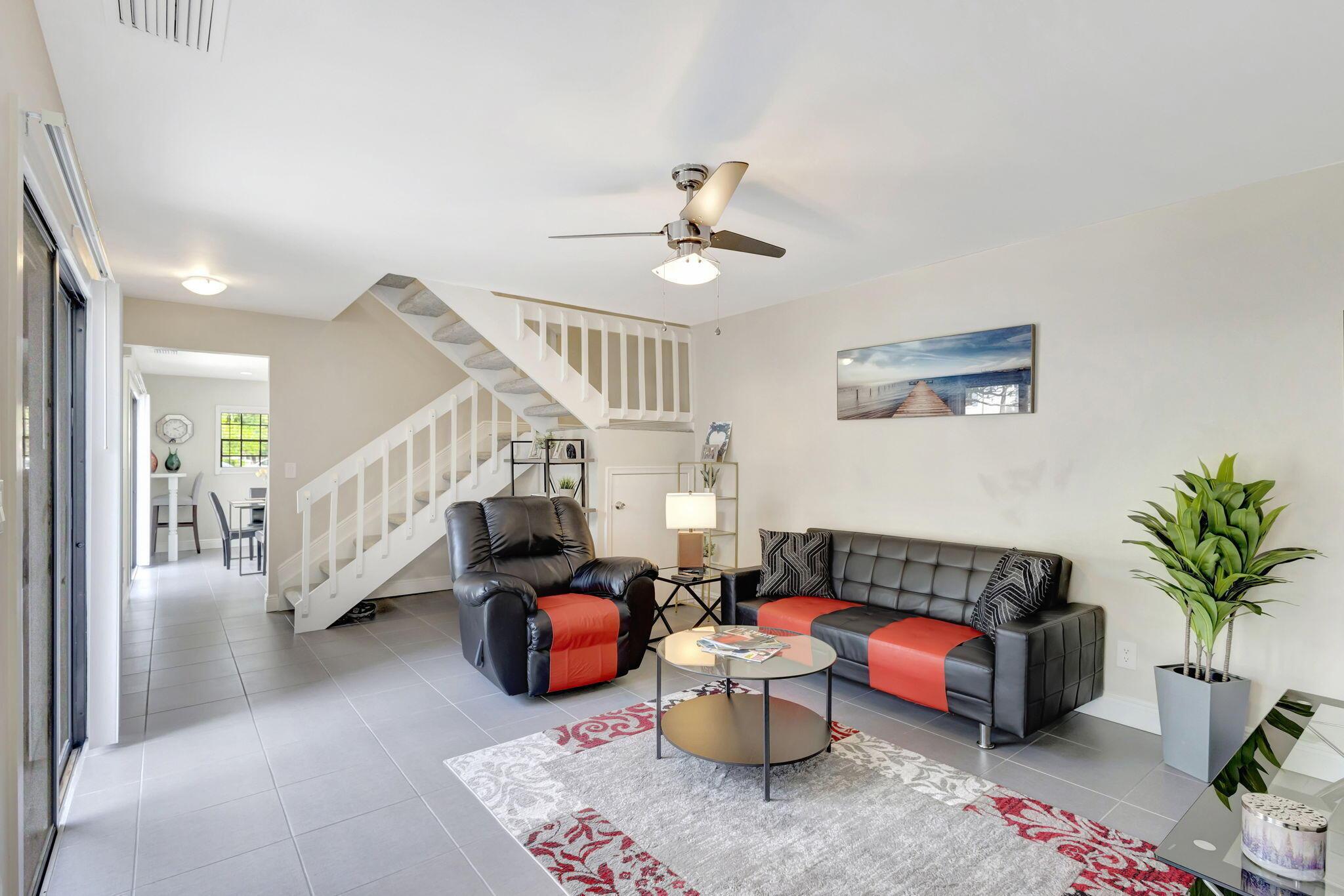 363 Prestwick Circle 1, Palm Beach Gardens, FL 33418, Palm Beach Gardens - Photo 4