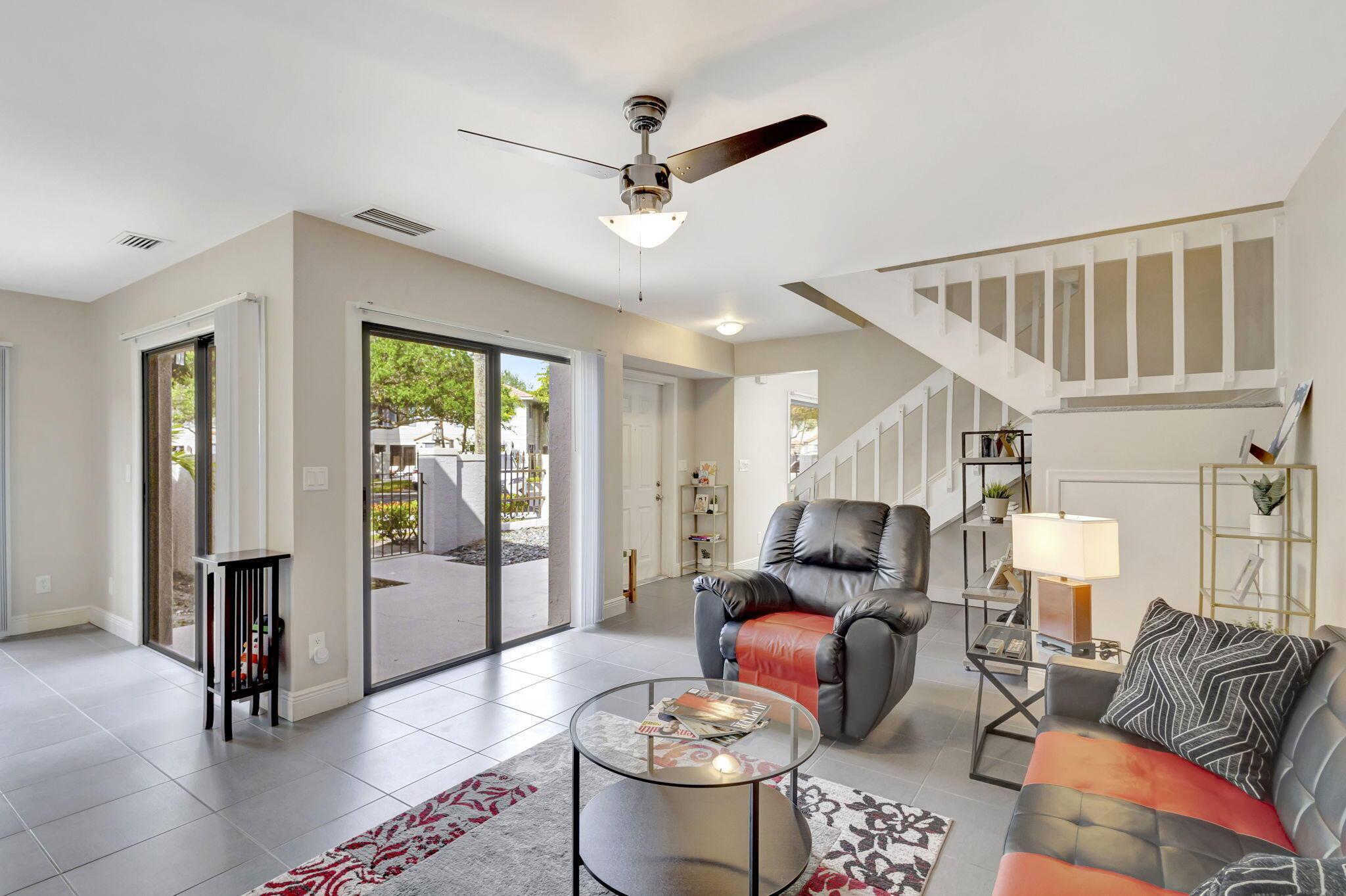 363 Prestwick Circle 1, Palm Beach Gardens, FL 33418, Palm Beach Gardens - Photo 5