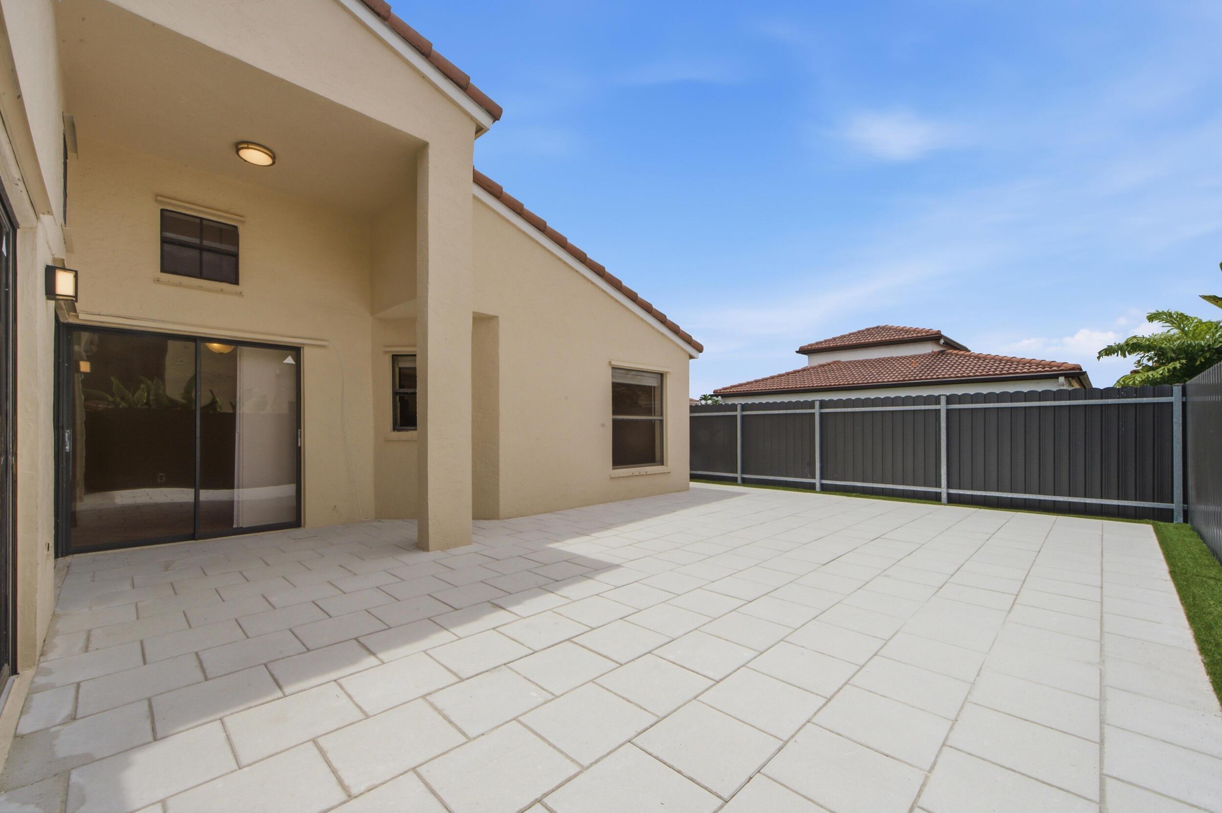 8871 SW 6th Street, Miami, FL 33174, Miami - Photo 5