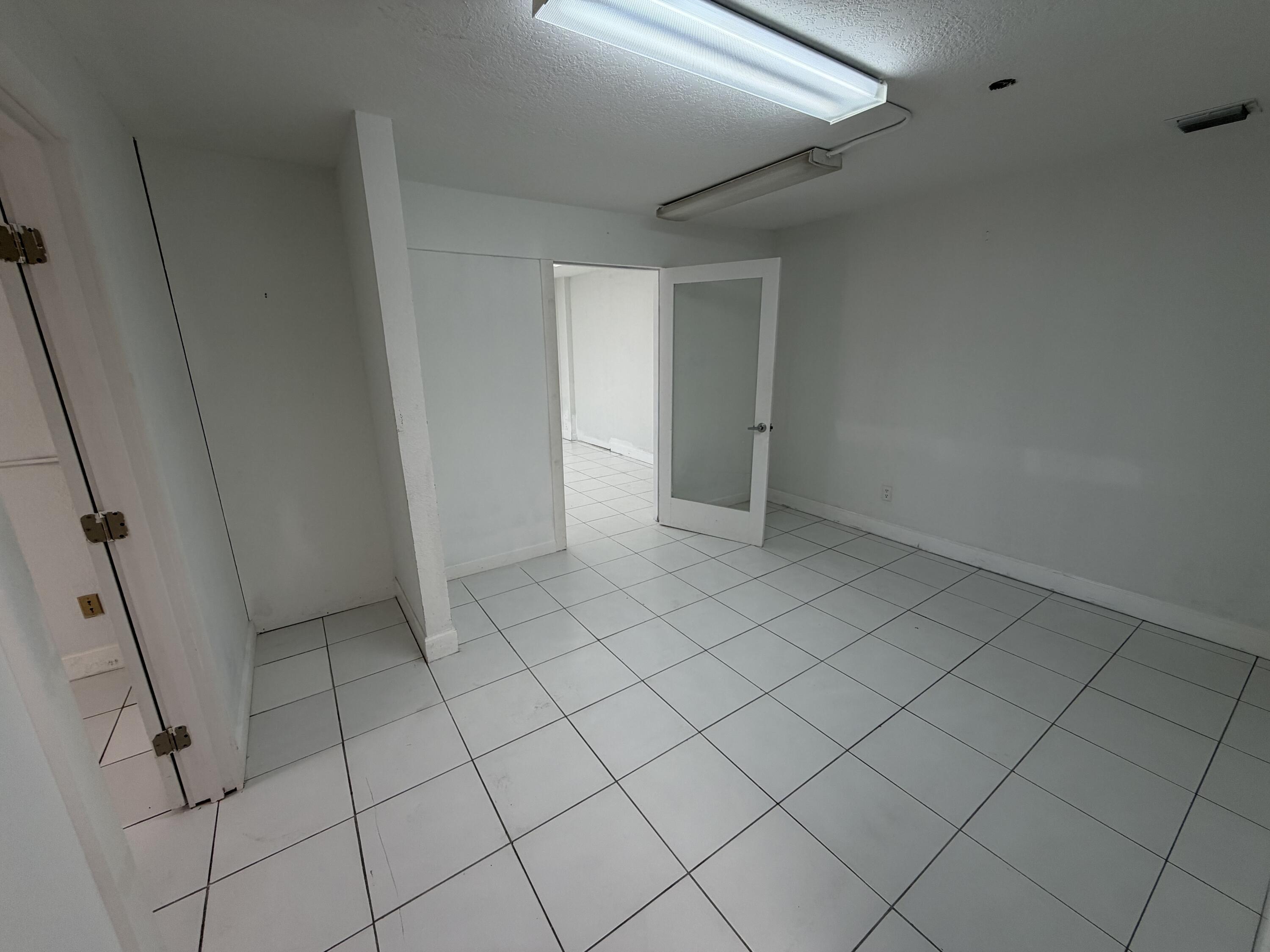 500 COMMERCE Way W 6-7, Jupiter, FL 33458, Jupiter - Photo 5
