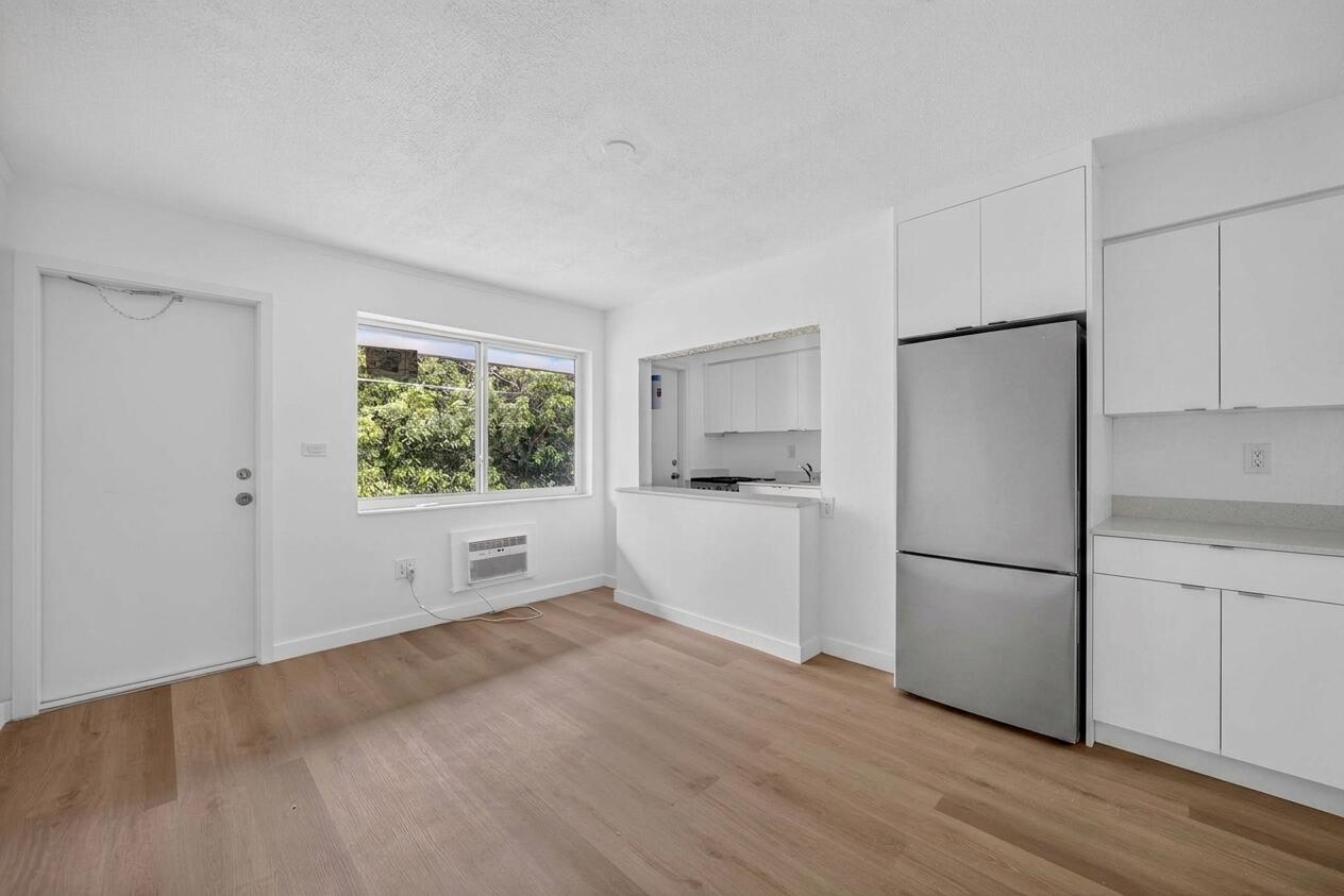 60 NW 79TH Street 32, Miami, FL 33150, Miami - Photo 4