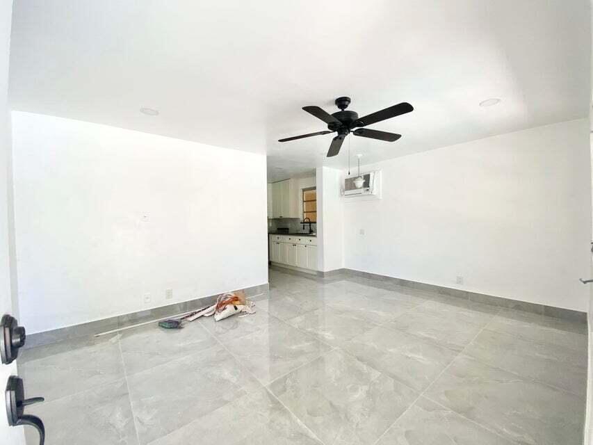 660 NE 34th Court 3, Oakland Park, FL 33334, Oakland Park - Photo 3