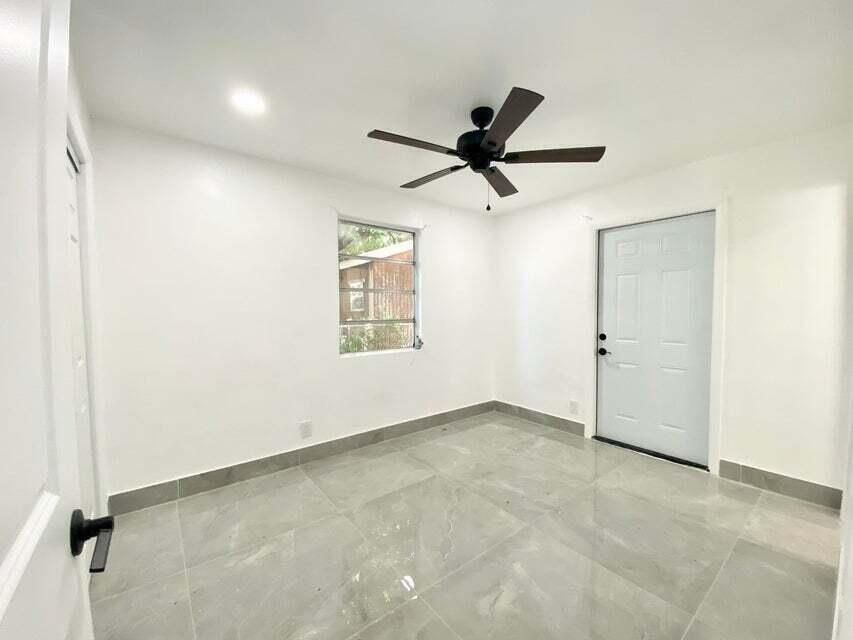 660 NE 34th Court 3, Oakland Park, FL 33334, Oakland Park - Photo 5