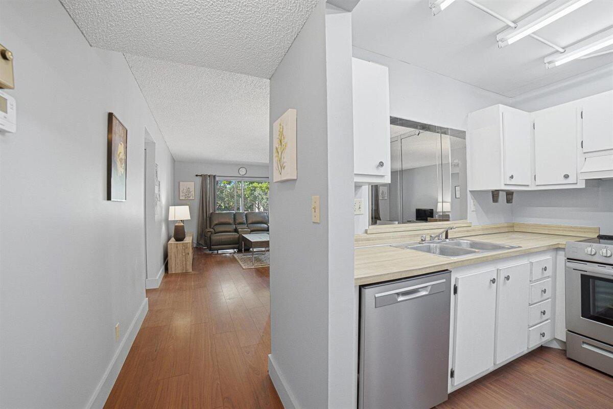 4151 NW 90th Avenue 207, Coral Springs, FL 33065, Coral Springs - Photo 5