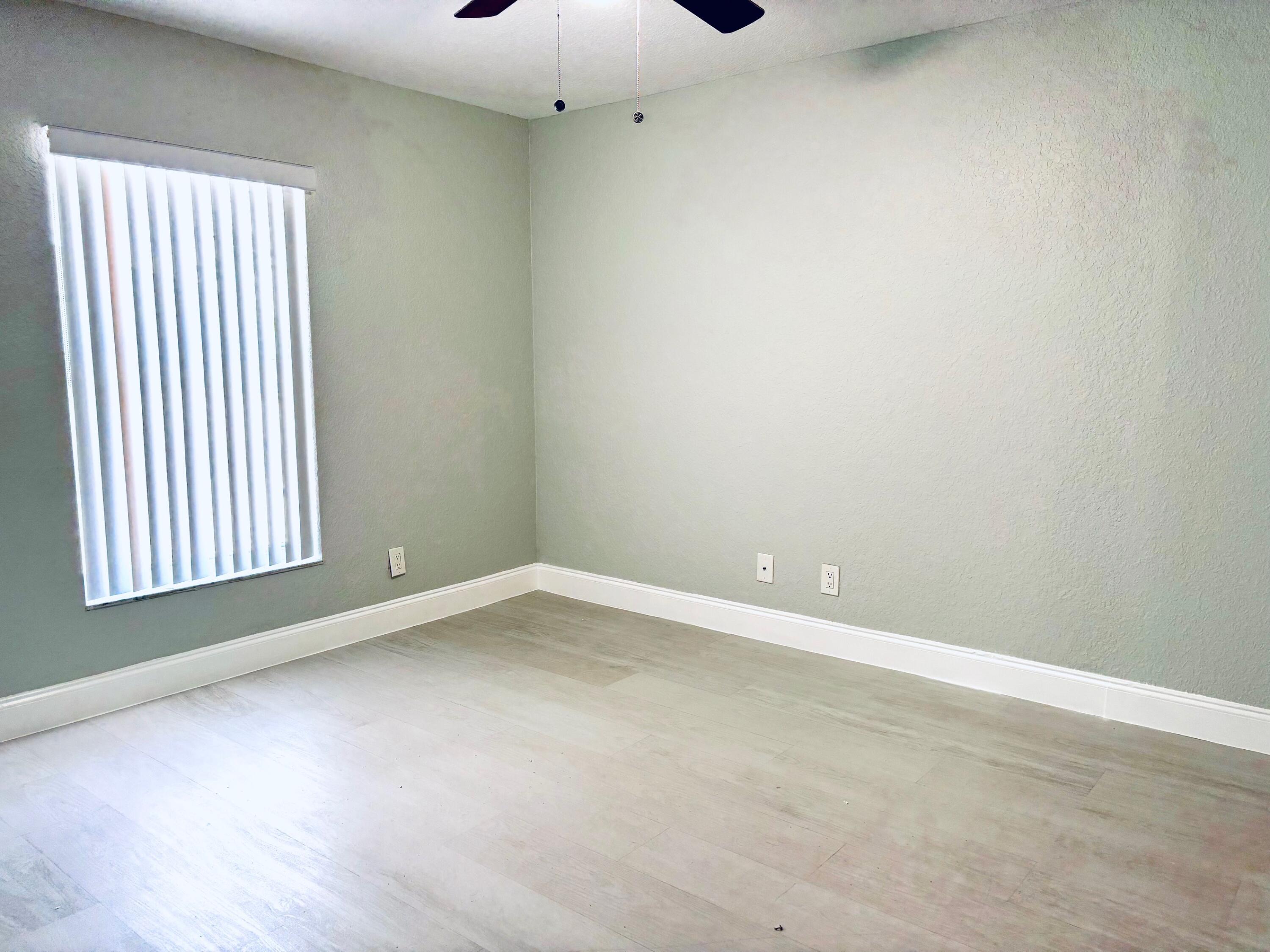 2725 Prairie Lane, Palm Springs, FL 33406, Palm Springs - Photo 4
