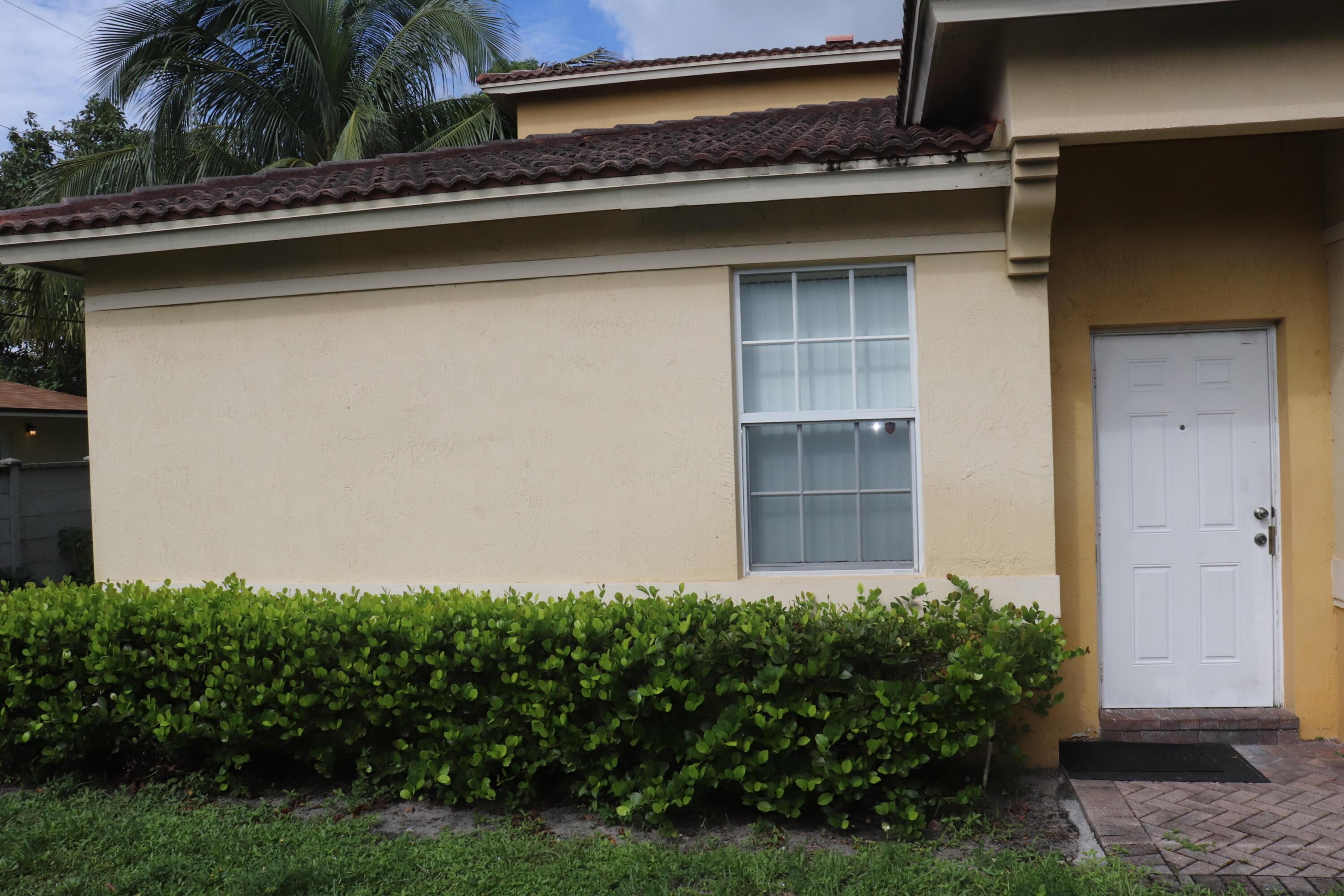 613 NW 21ST Avenue, Pompano Beach, FL 33069, Pompano Beach - Photo 3