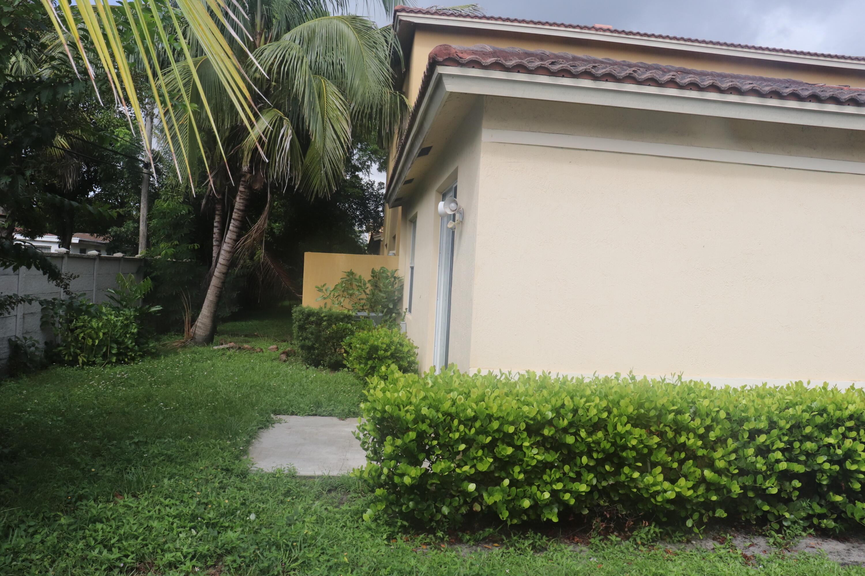 613 NW 21ST Avenue, Pompano Beach, FL 33069, Pompano Beach - Photo 5