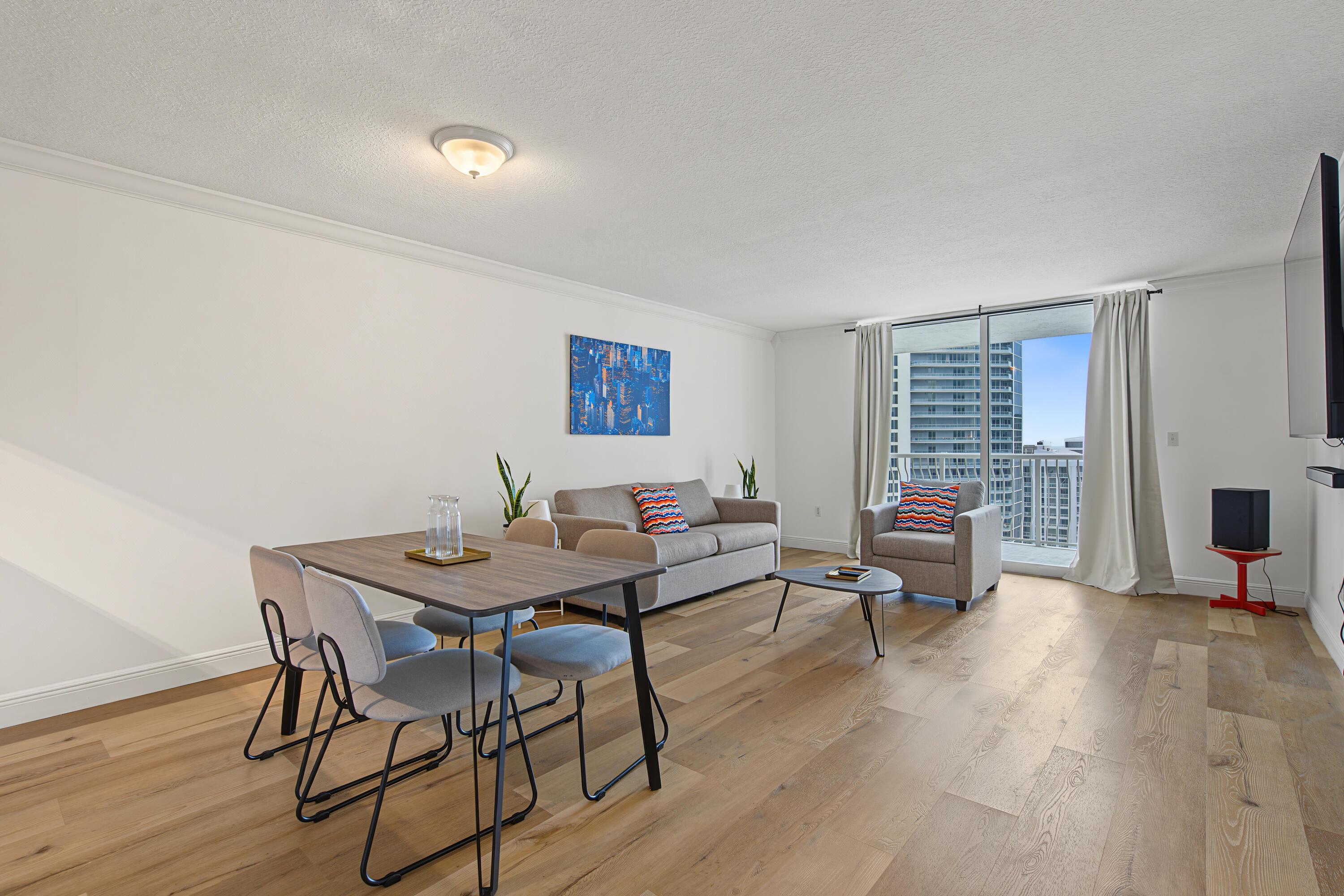 1200 BRICKELL BAY Drive 3419, Miami, FL 33131, Miami - Photo 3