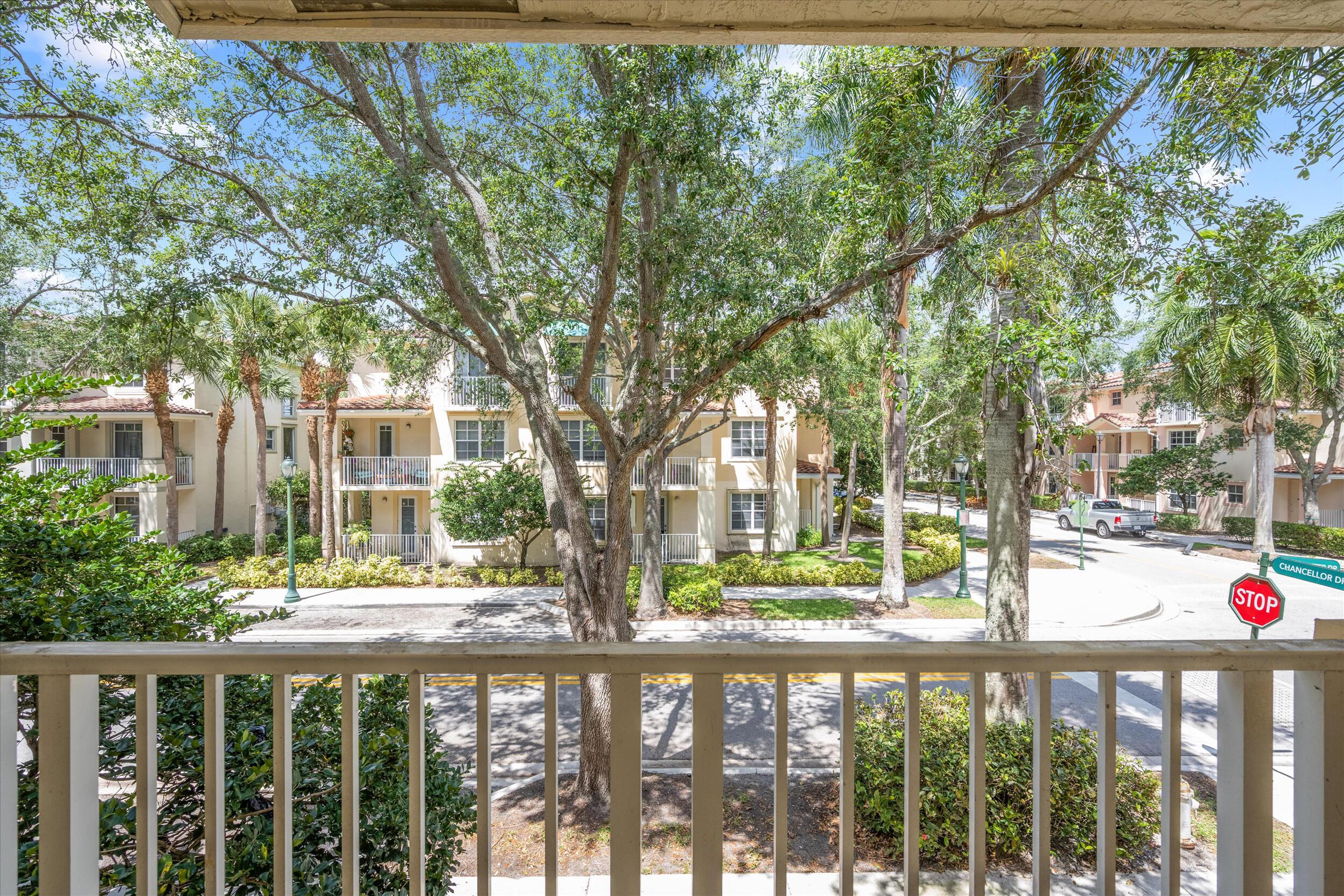 4822 Chancellor Drive 23, Jupiter, FL 33458, Jupiter - Photo 2