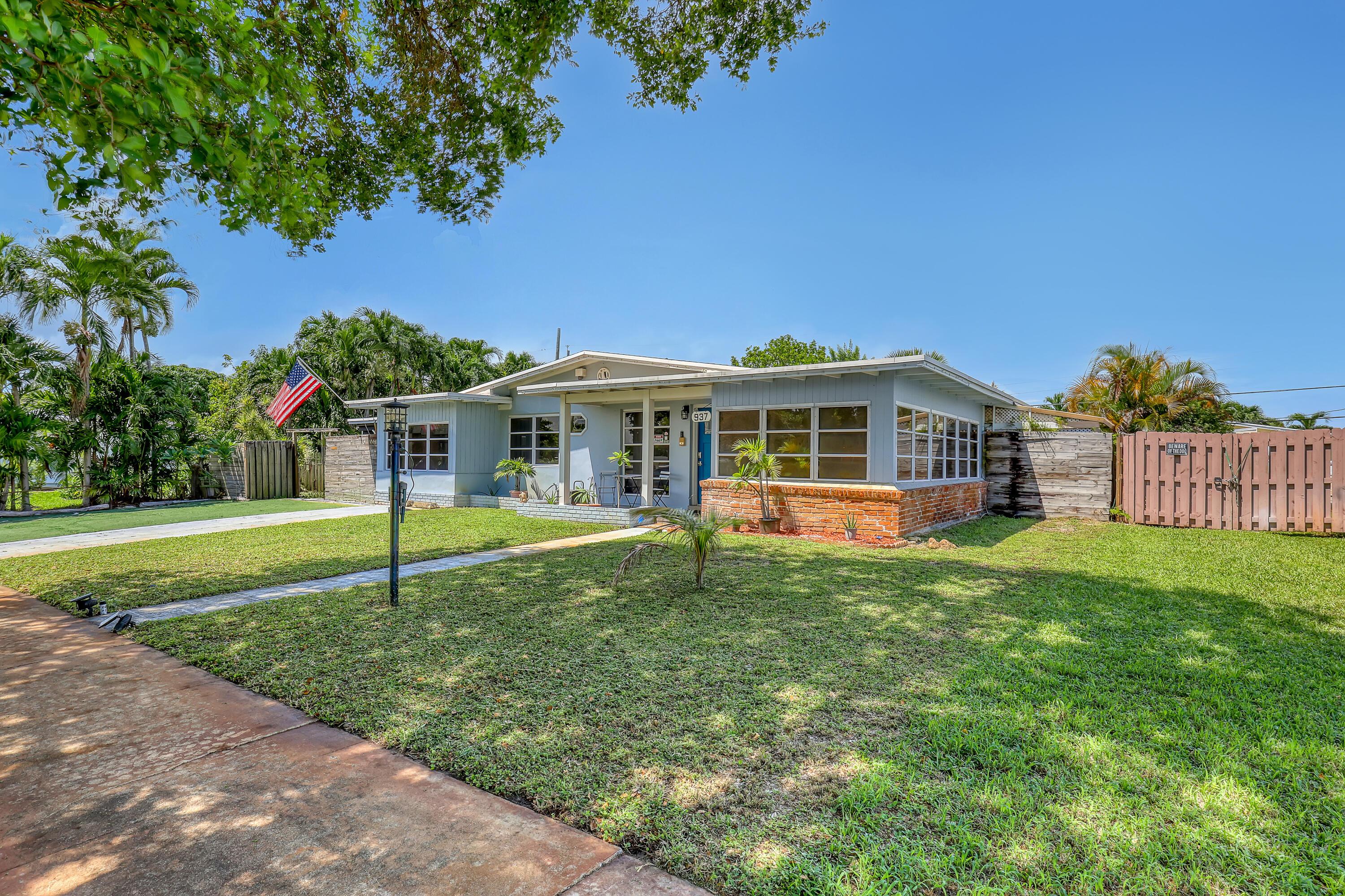 937 W DUVAL Street, Lantana, FL 33462, Lantana - Photo 2
