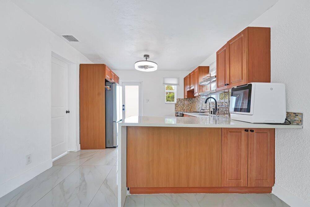 2220 HOPE Street, Hollywood, FL 33020, Hollywood - Photo 4