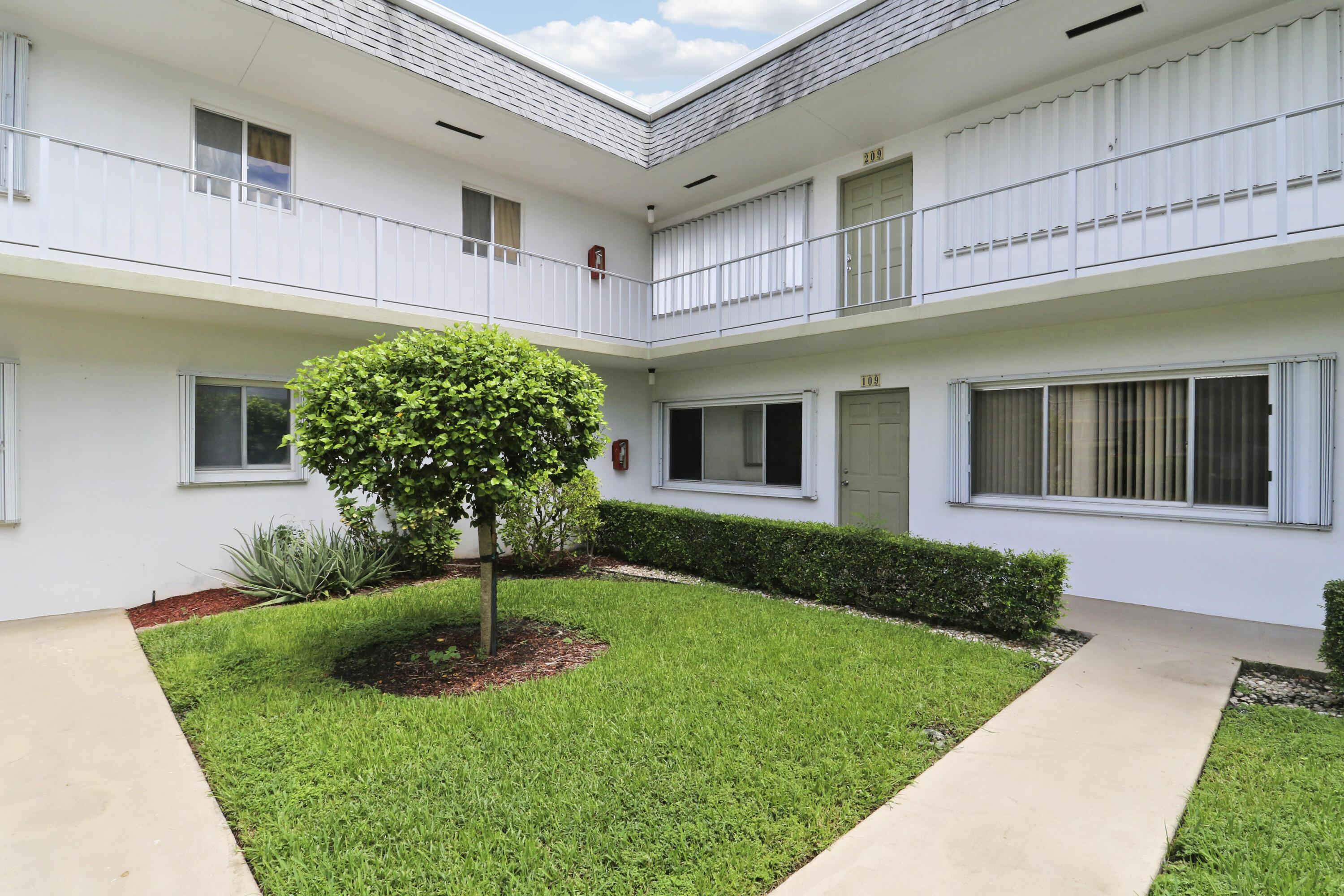 3040 LAKE OSBORNE Drive 109, Lake Worth Beach, FL 33461, Lake Worth Beach - Photo 3