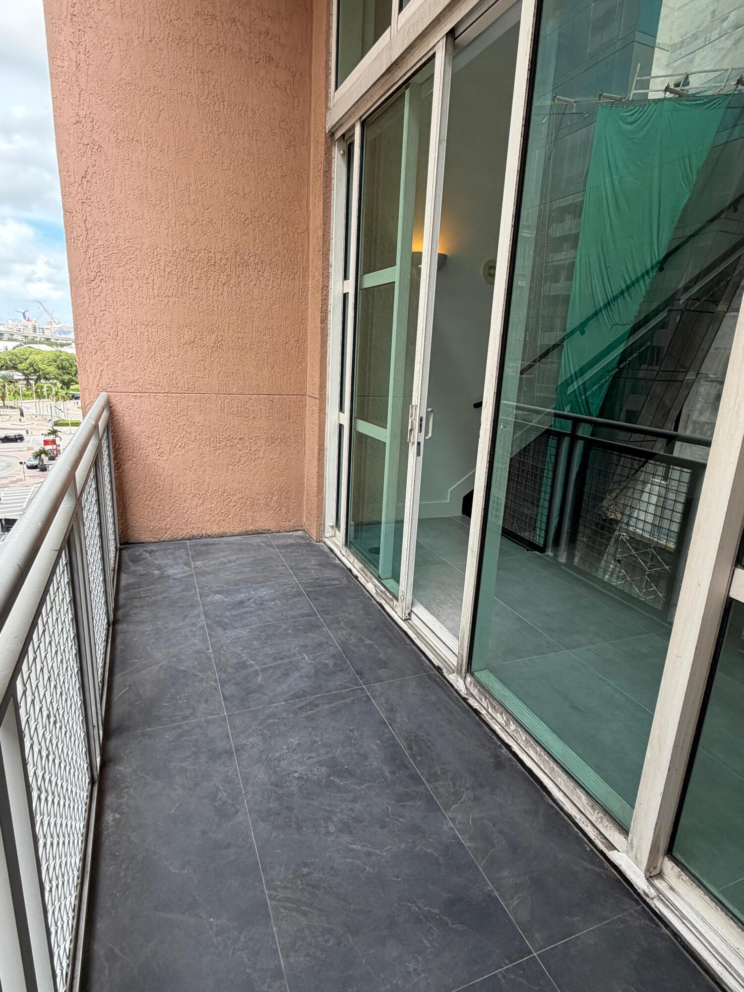 244 BISCAYNE Boulevard 645, Miami, FL 33132, Miami - Photo 3