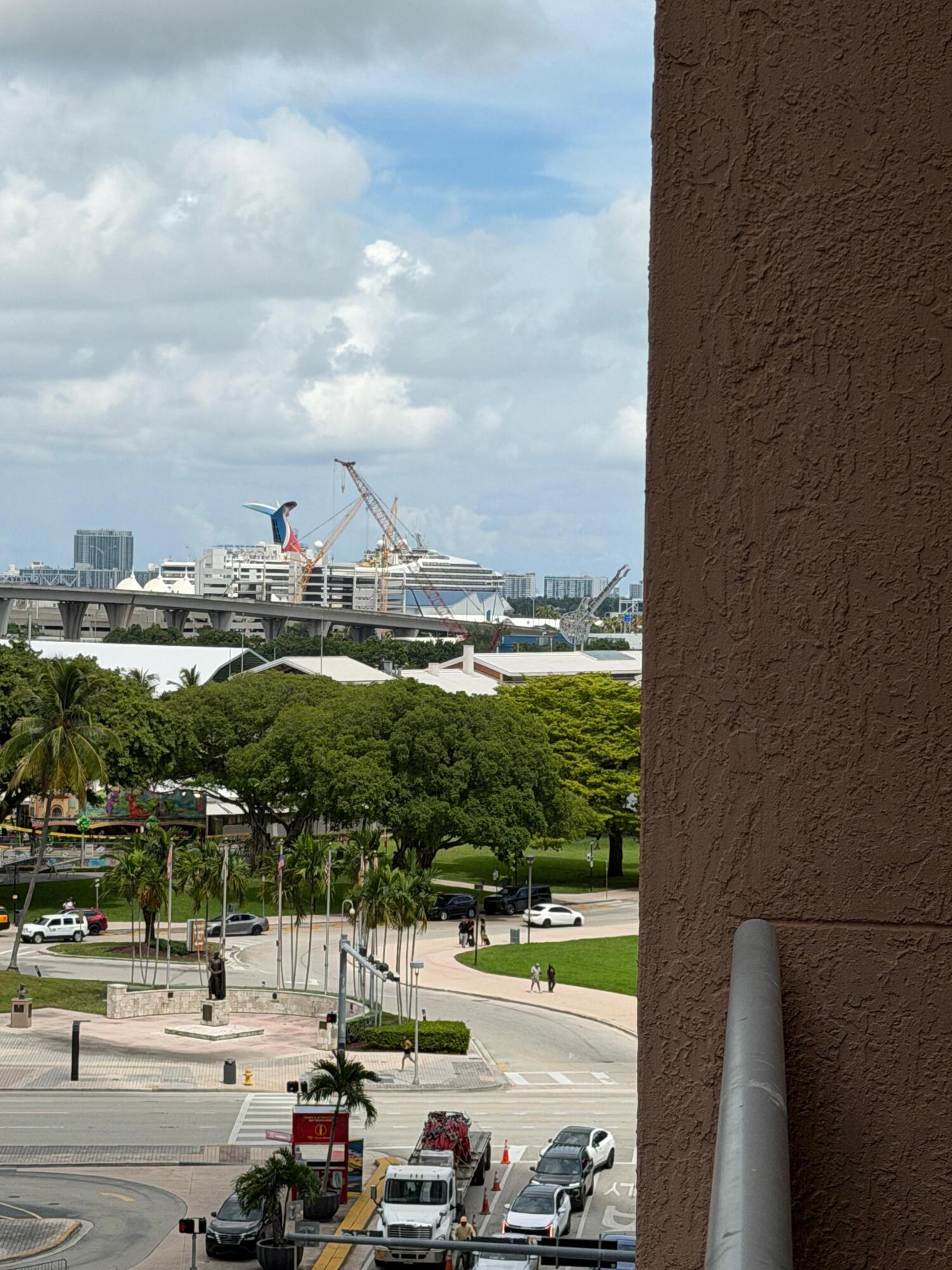 244 BISCAYNE Boulevard 645, Miami, FL 33132, Miami - Photo 5