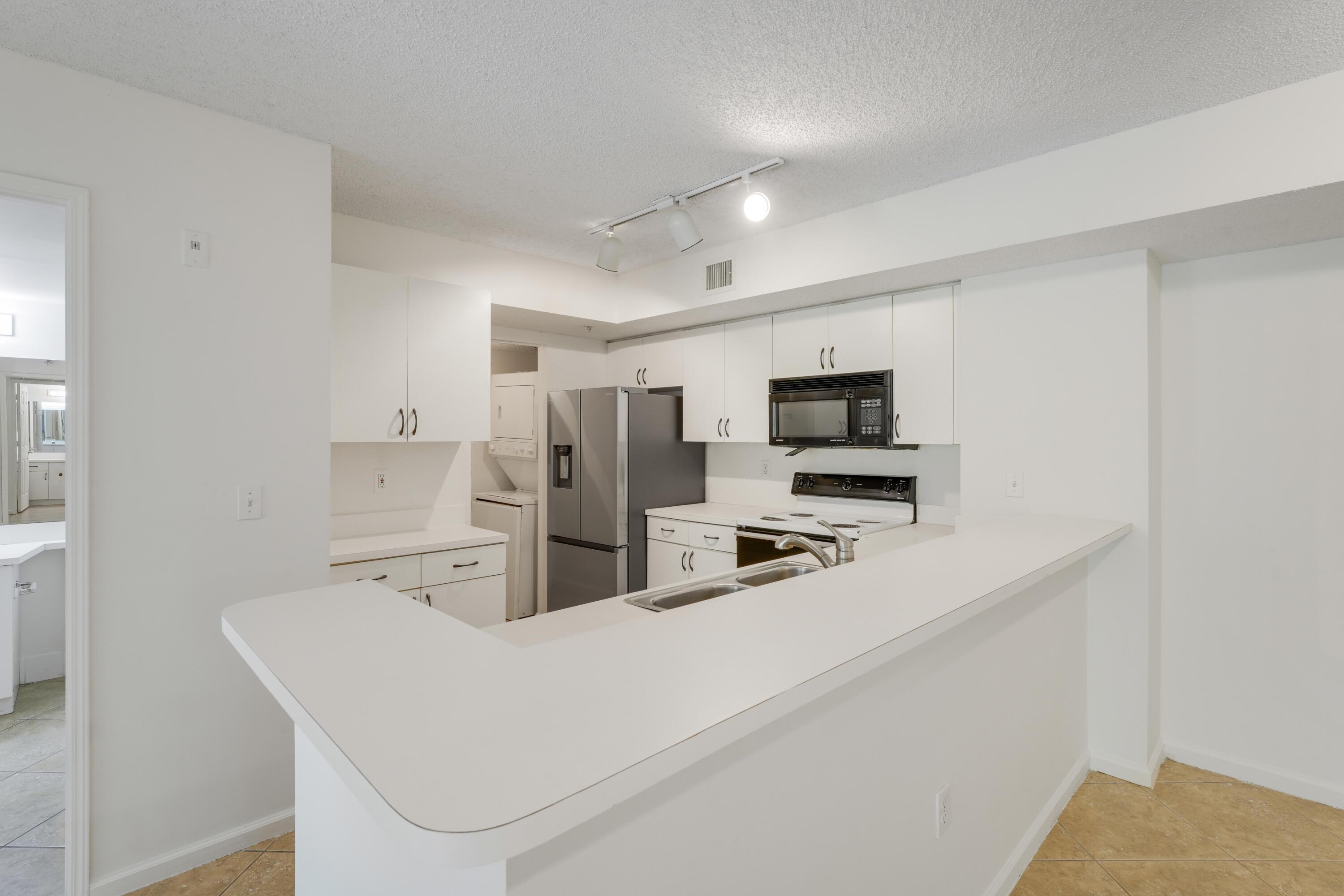 278 VILLAGE Boulevard 8106, Tequesta, FL 33469, Tequesta - Photo 4