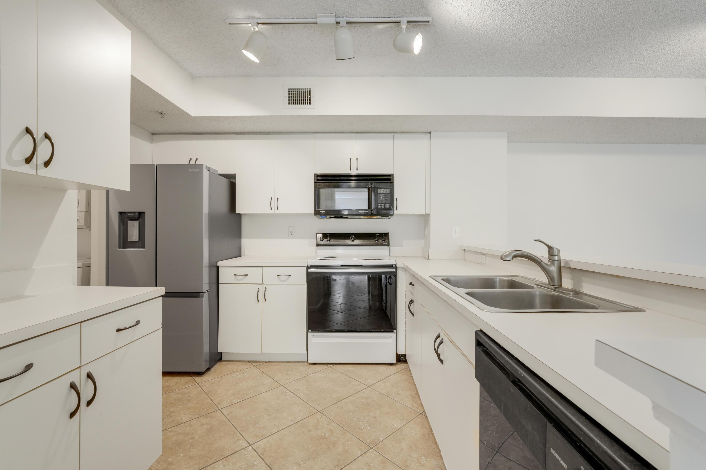 278 VILLAGE Boulevard 8106, Tequesta, FL 33469, Tequesta - Photo 3