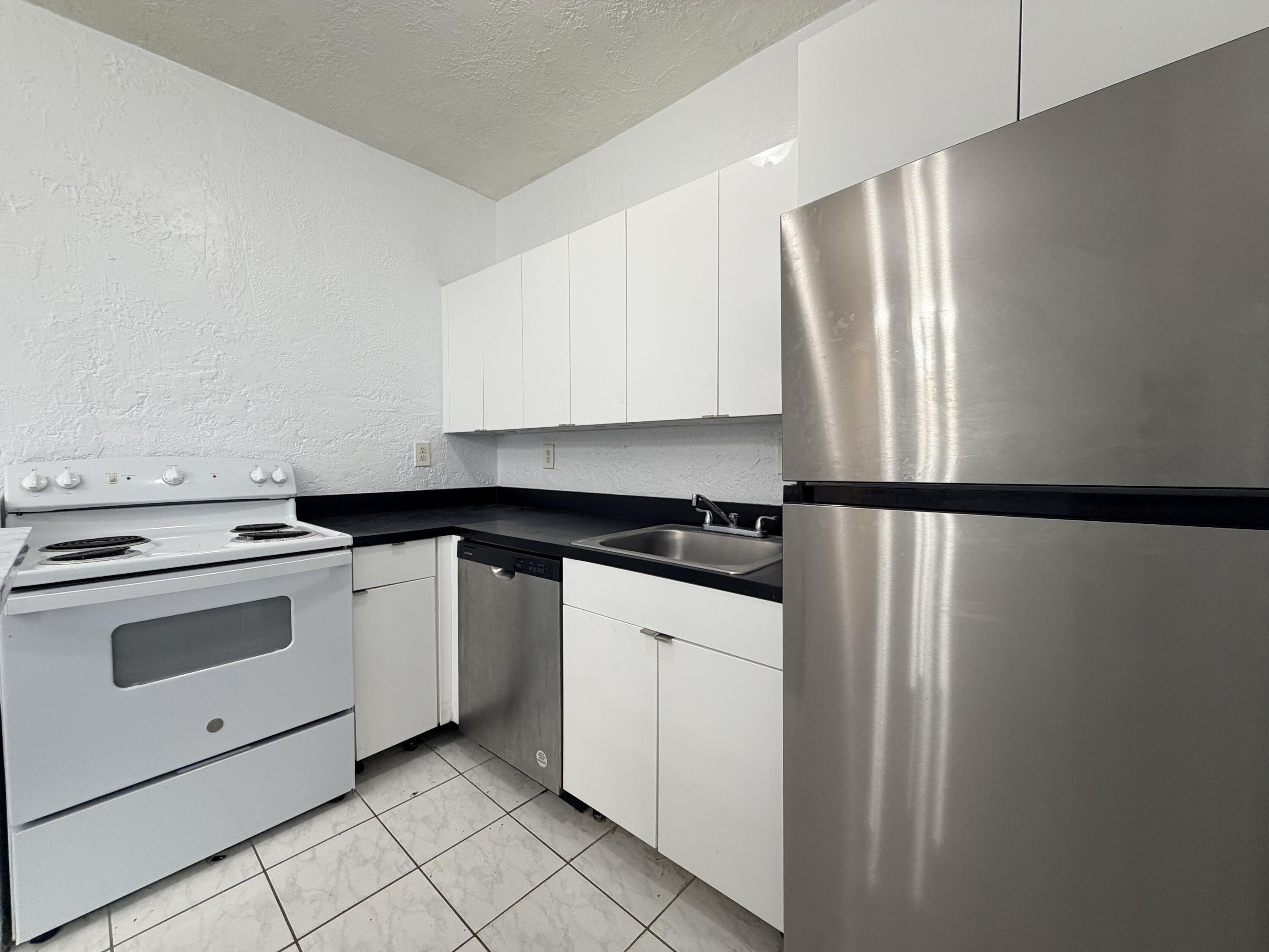 1849 Dewey Street, Hollywood, FL 33020, Hollywood - Photo 4