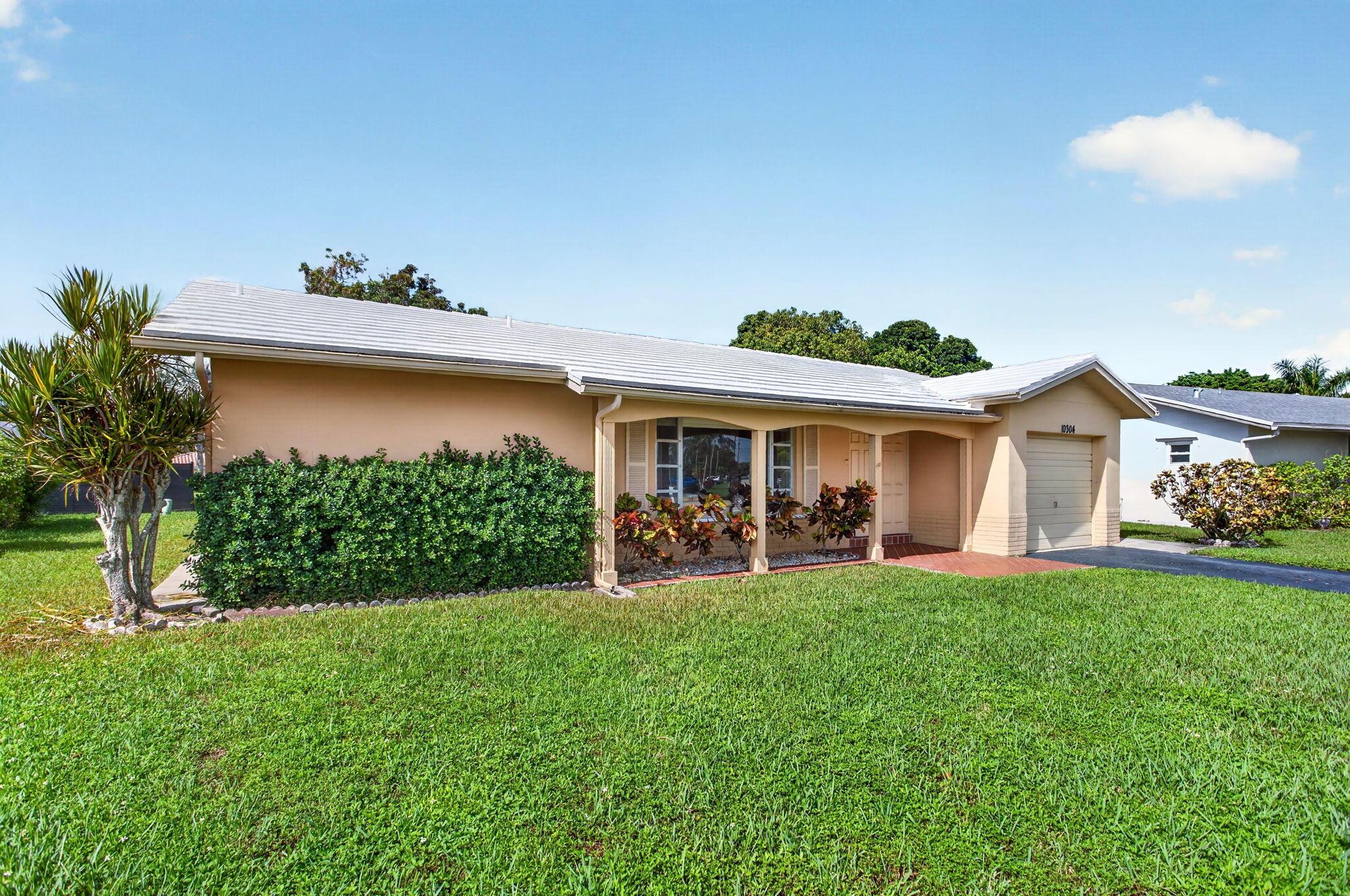 10304 NW 80th Drive, Tamarac, FL 33321, Tamarac - Photo 3