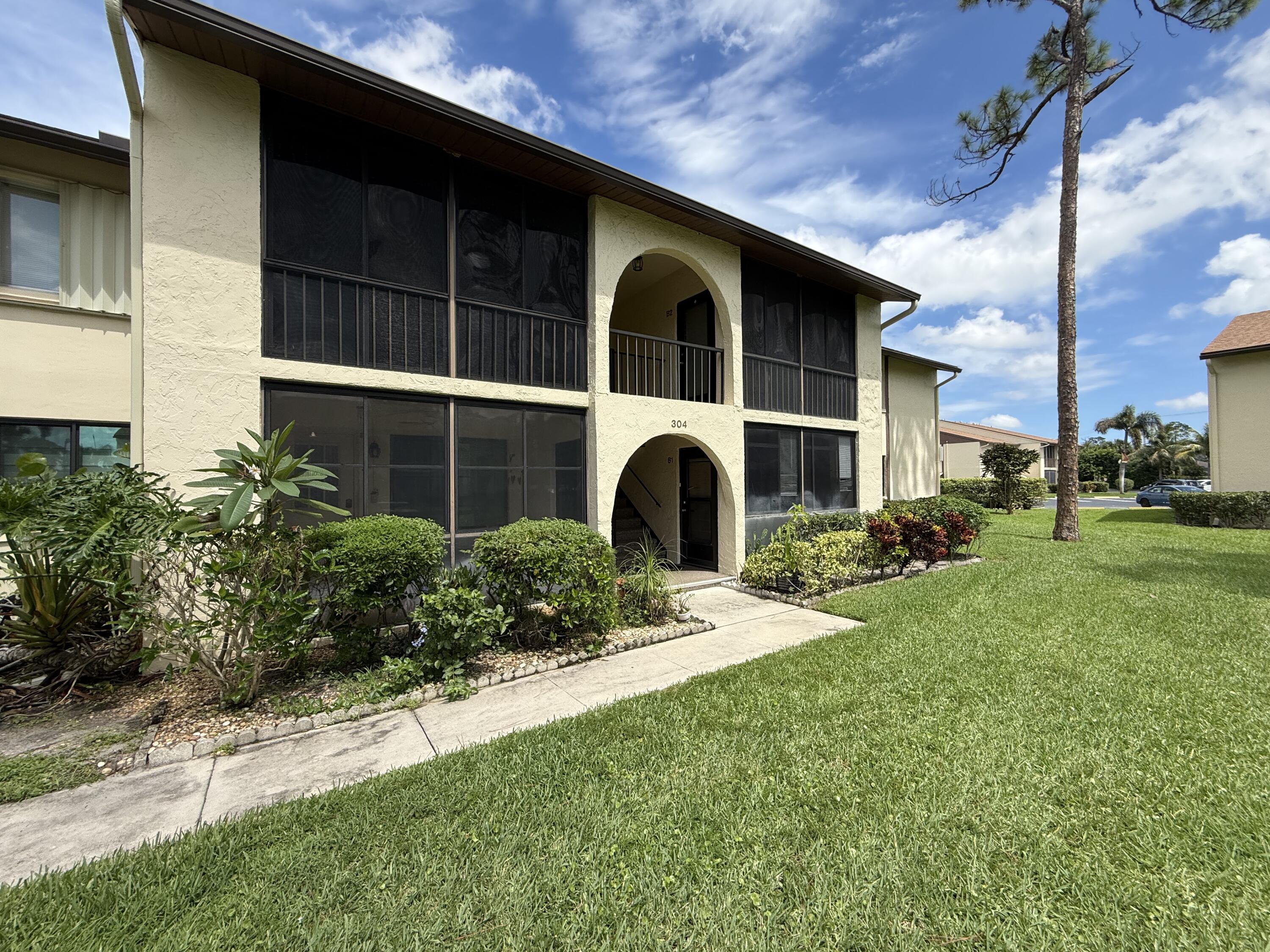 304 Knotty Pine Circle B-2, Greenacres, FL 33463, Greenacres