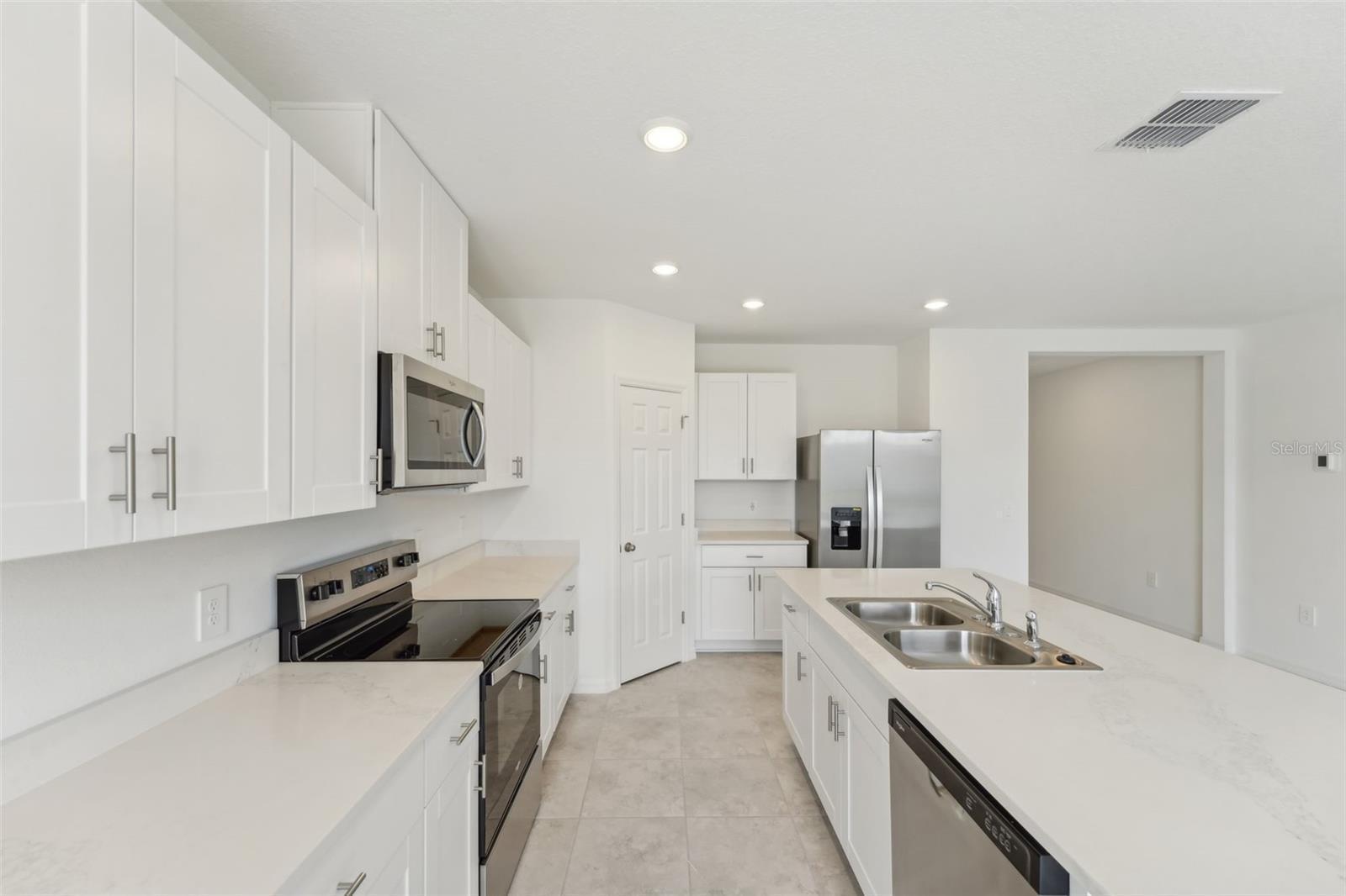 3824 GIORGIO Drive, Winter Haven, FL 33884, Winter Haven - Photo 4