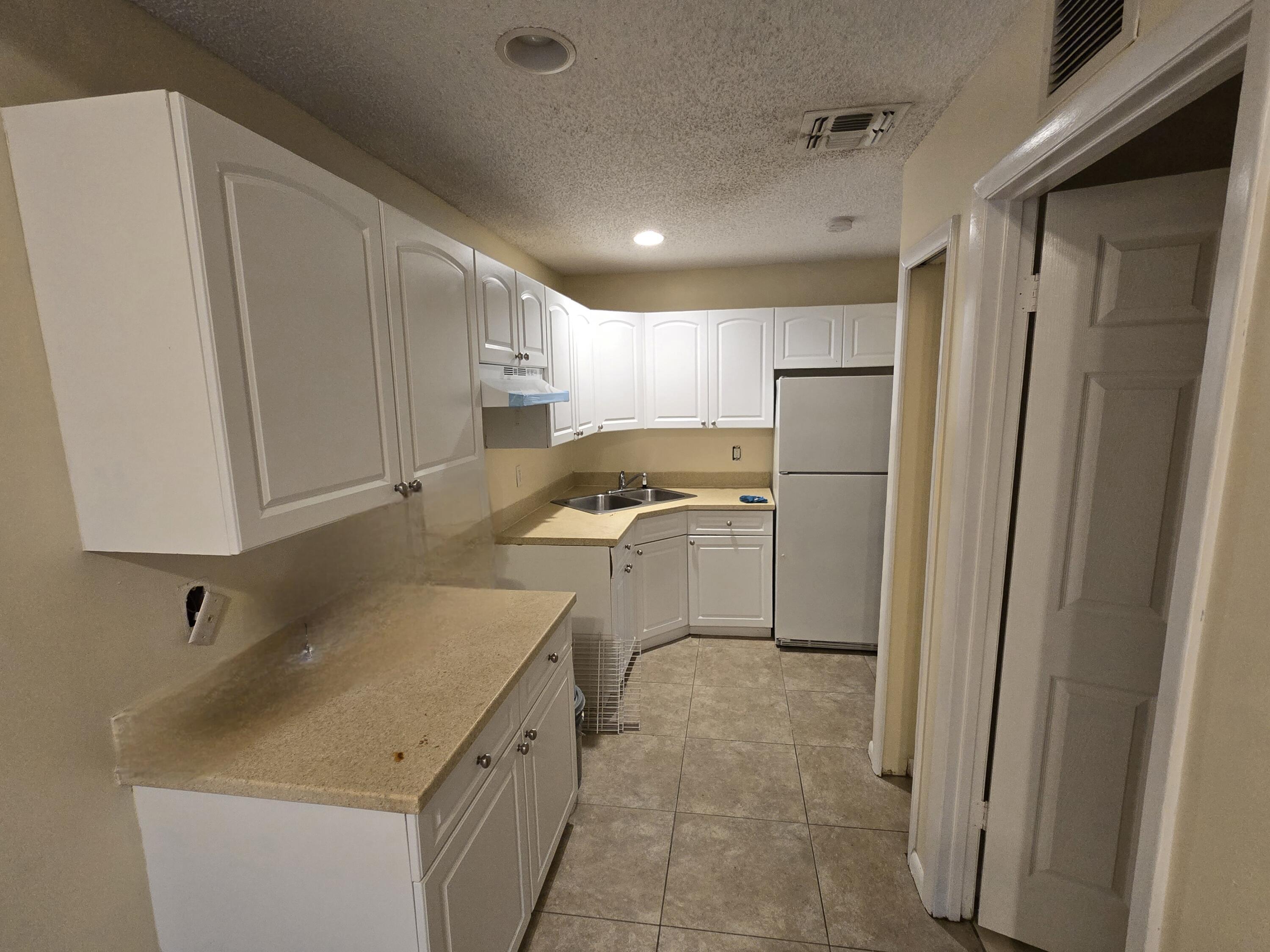 2013 OLEANDER Boulevard A, Fort Pierce, FL 34950, Fort Pierce - Photo 4