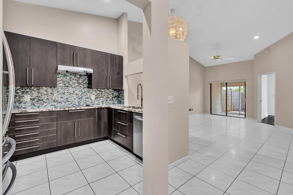 11137 NW 38TH Place, Sunrise, FL 33351, Sunrise - Photo 5