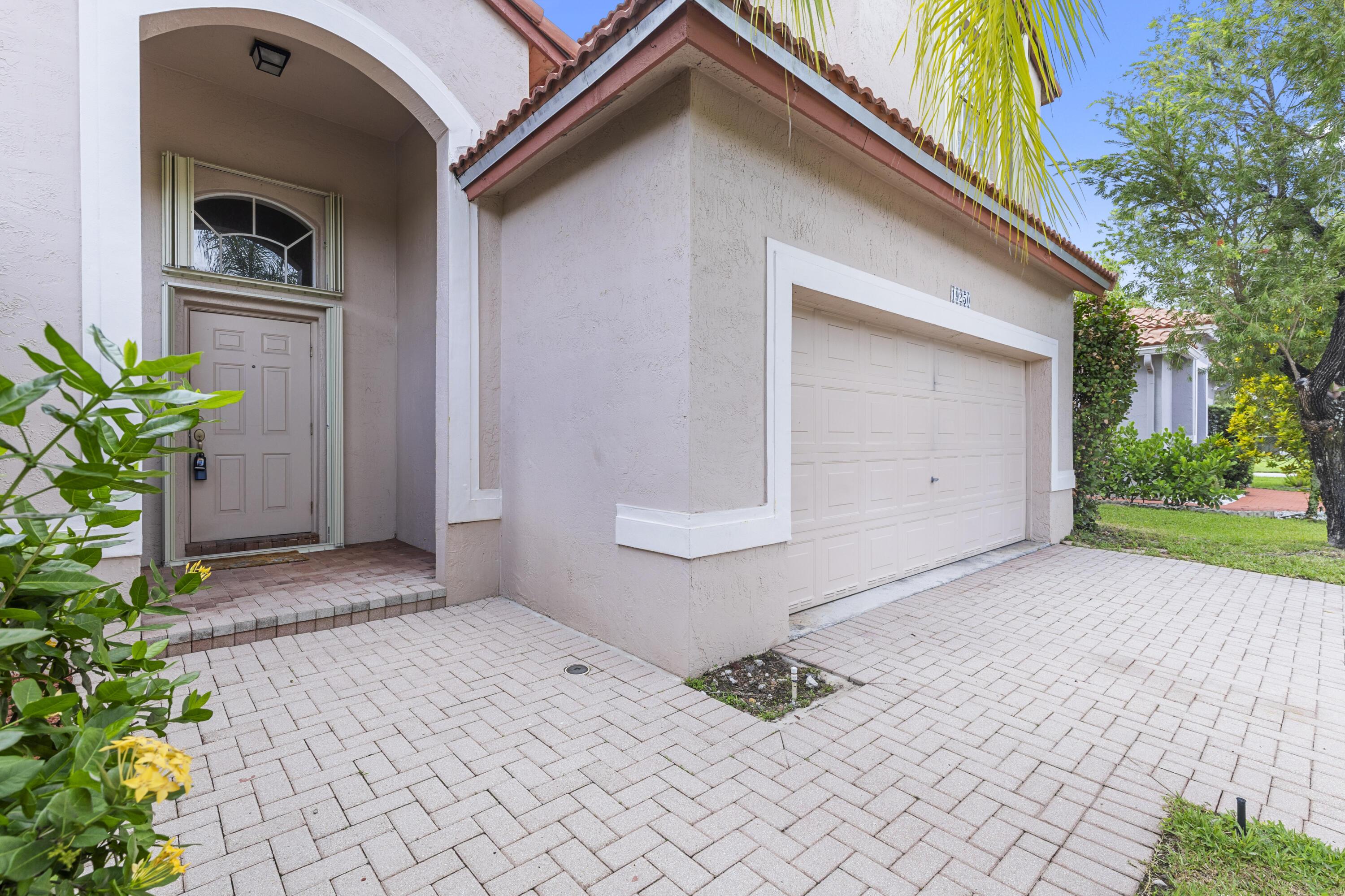 19250 NW 12TH Manor, Pembroke Pines, FL 33029, Pembroke Pines - Photo 4