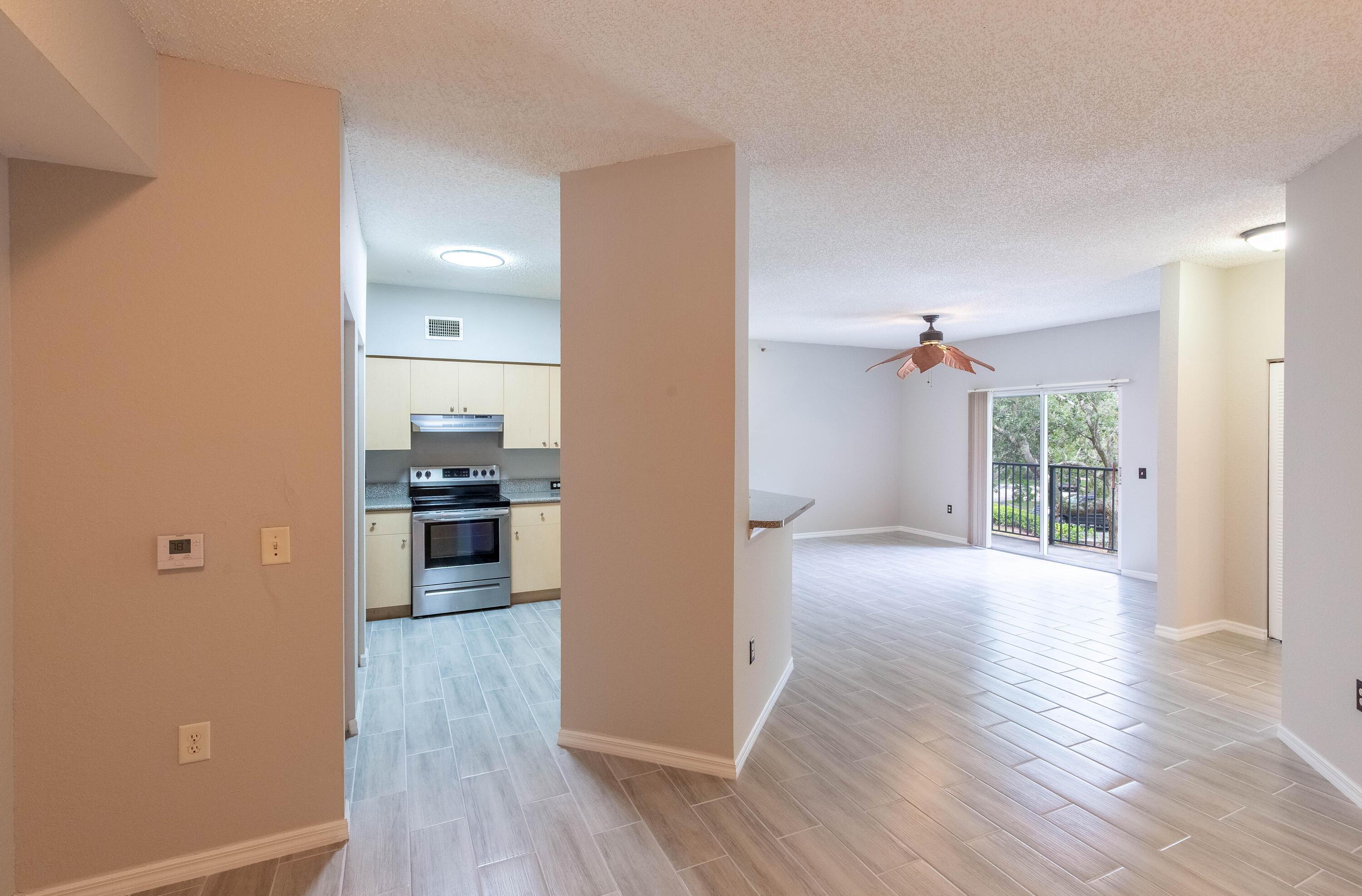 350 Crestwood Circle 203, Royal Palm Beach, FL 33411, Royal Palm Beach - Photo 5