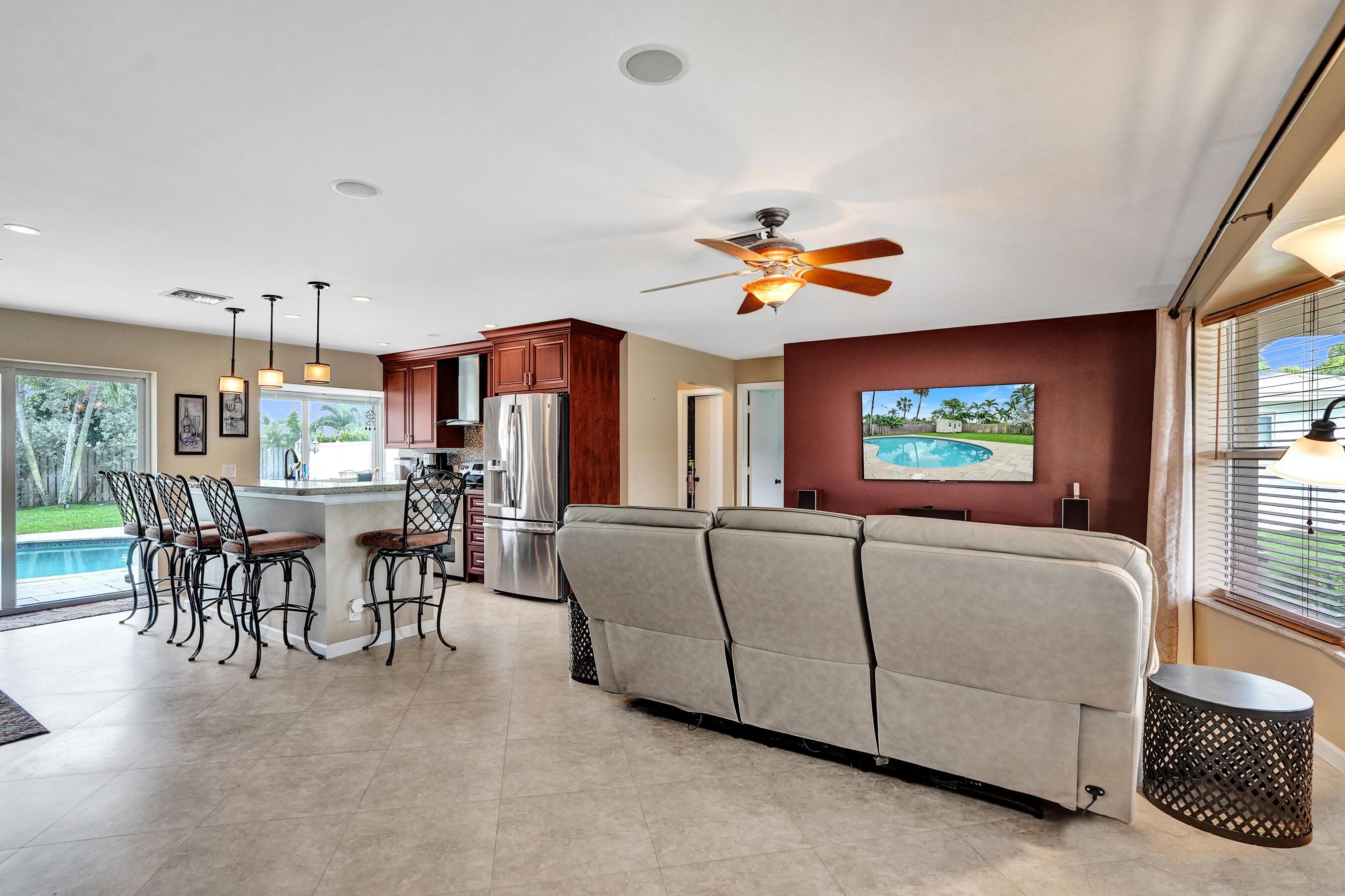 80 SE 10TH Street, Pompano Beach, FL 33060, Pompano Beach - Photo 3