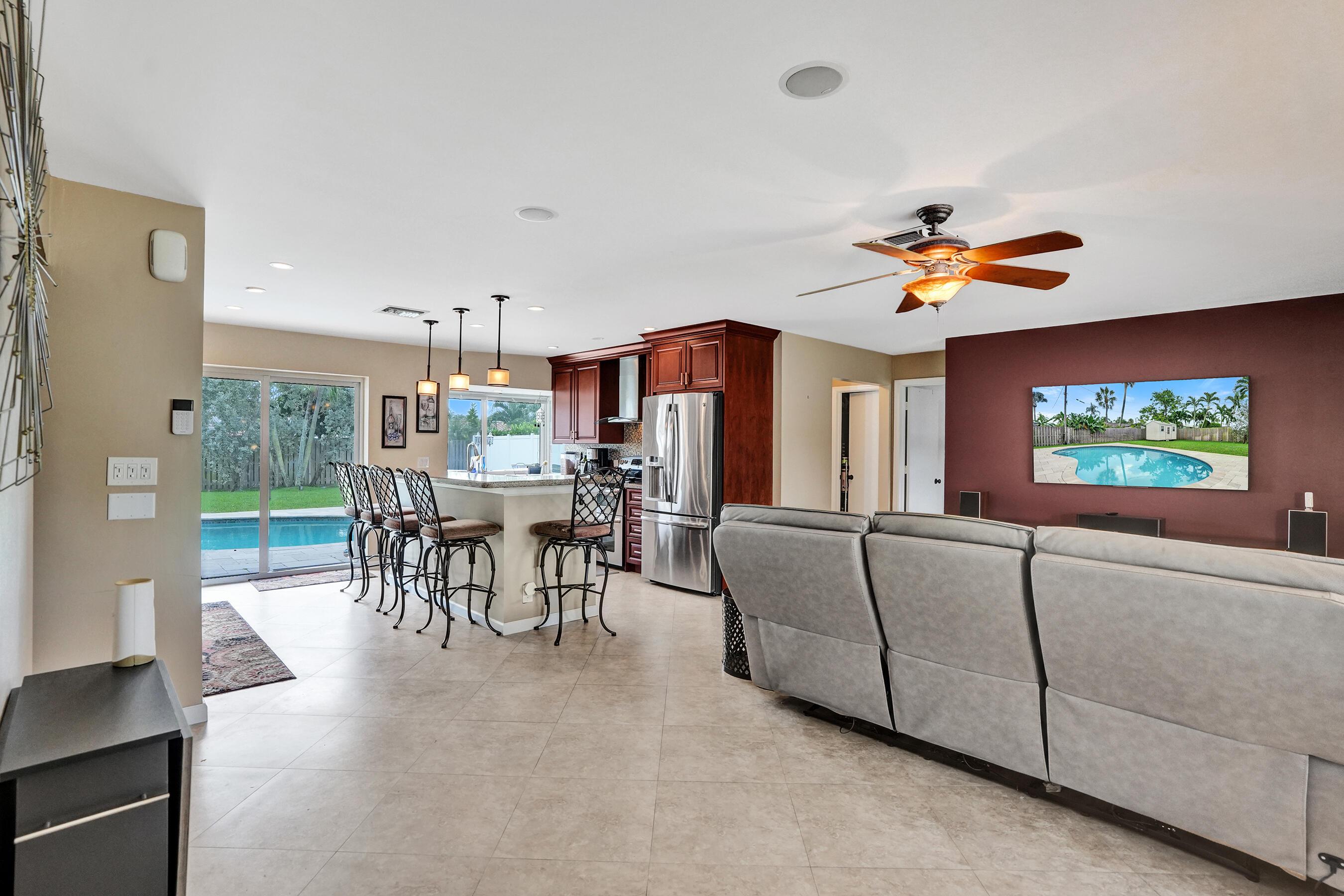 80 SE 10TH Street, Pompano Beach, FL 33060, Pompano Beach - Photo 4