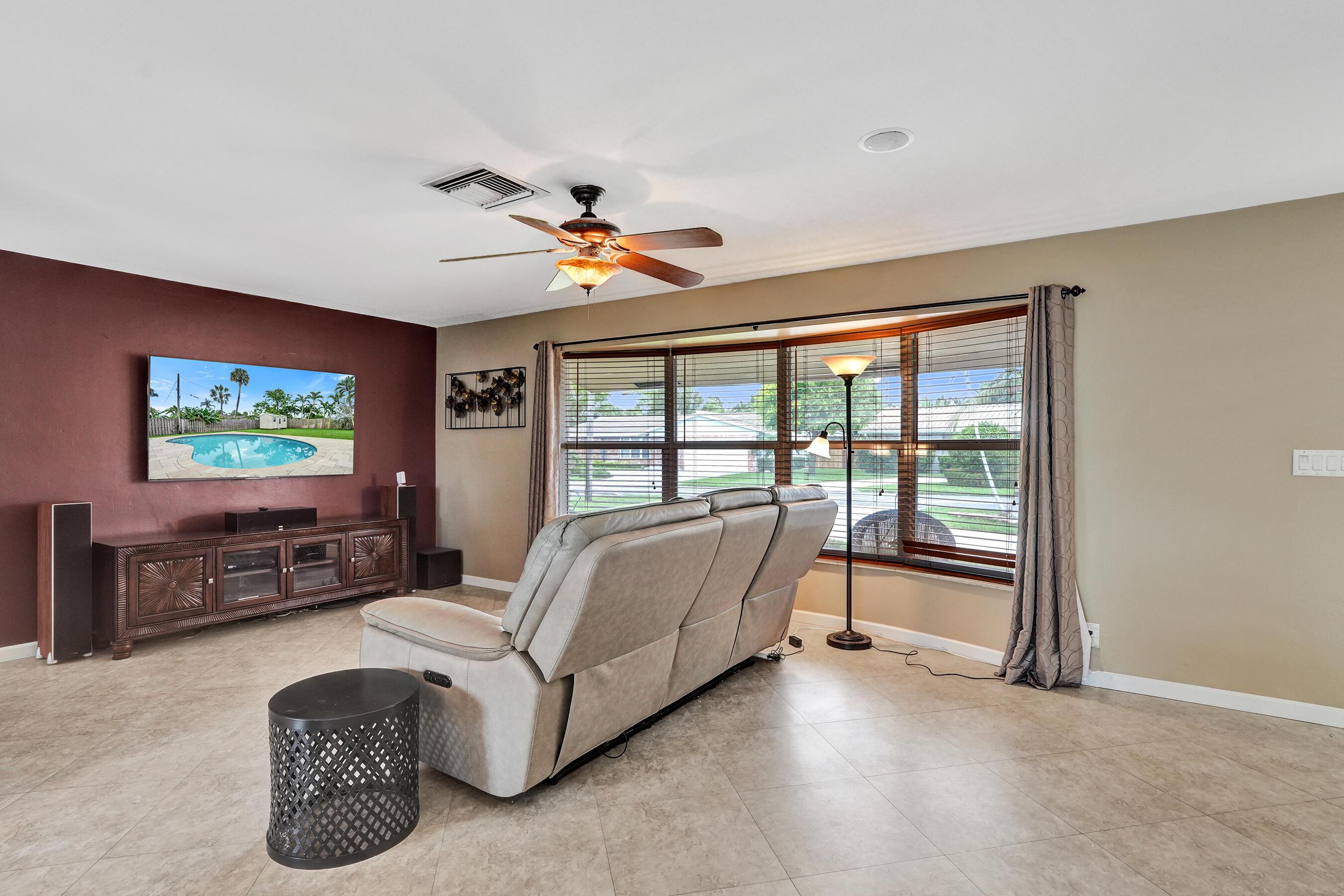 80 SE 10TH Street, Pompano Beach, FL 33060, Pompano Beach - Photo 5