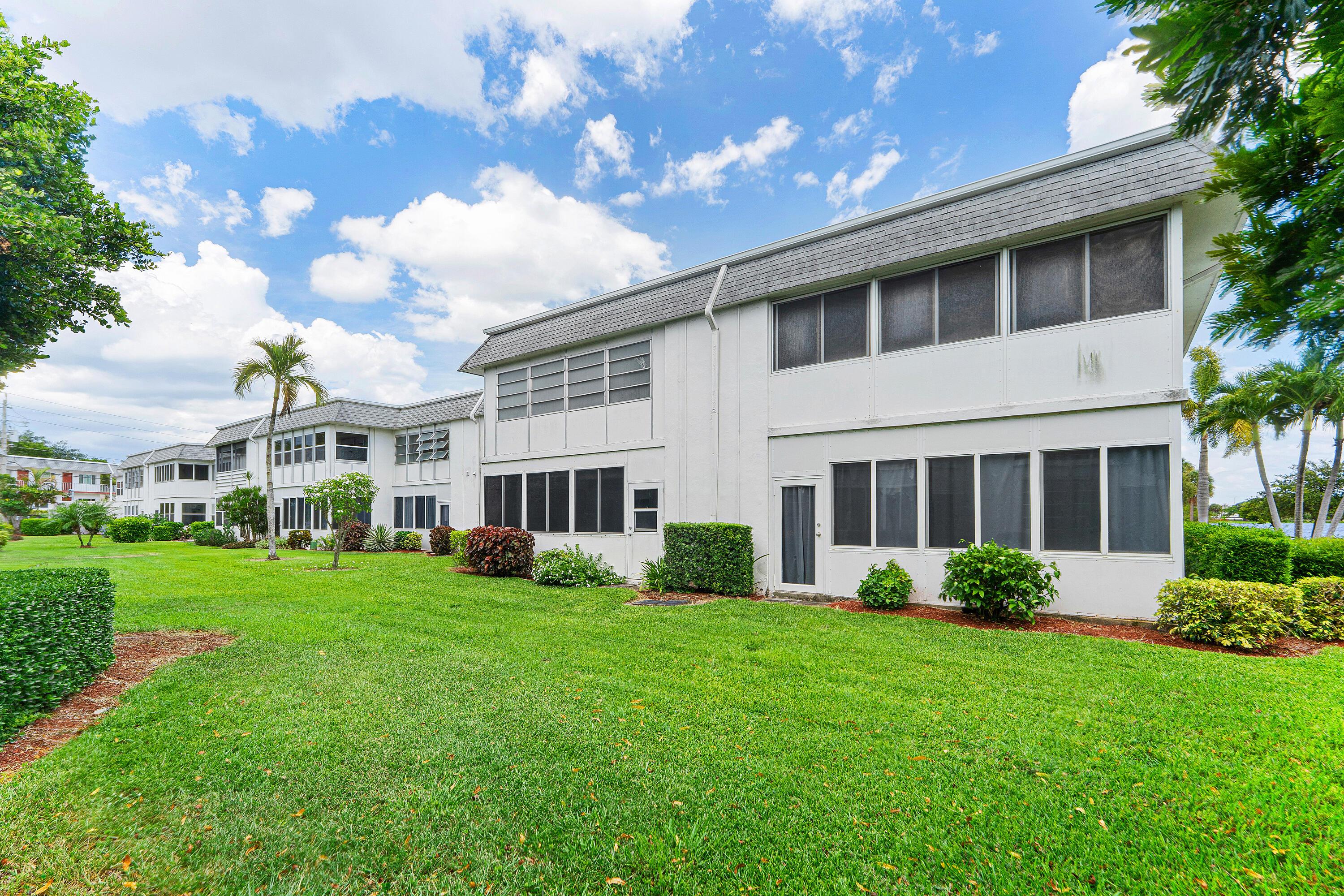 3160 Lake Osborne Drive Bldg 6 unit 206, Lake Worth Beach, FL 33461, Lake Worth Beach - Photo 4