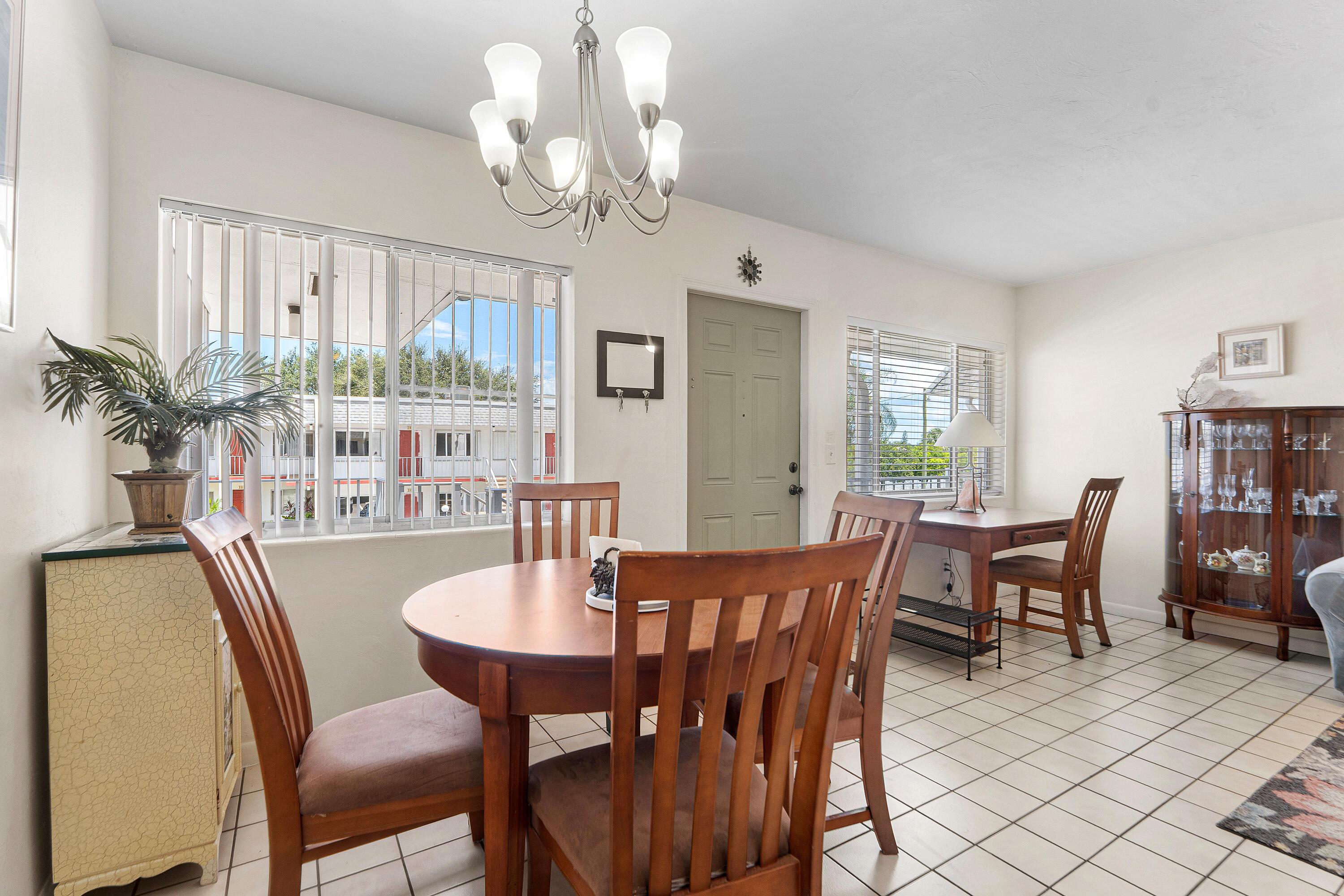 3160 Lake Osborne Drive Bldg 6 unit 206, Lake Worth Beach, FL 33461, Lake Worth Beach - Photo 3