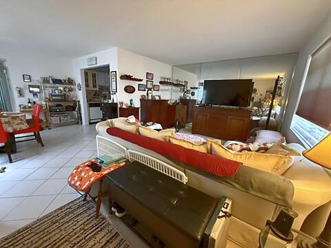 370 BURGUNDY H H, Delray Beach, FL 33484, Delray Beach - Photo 2