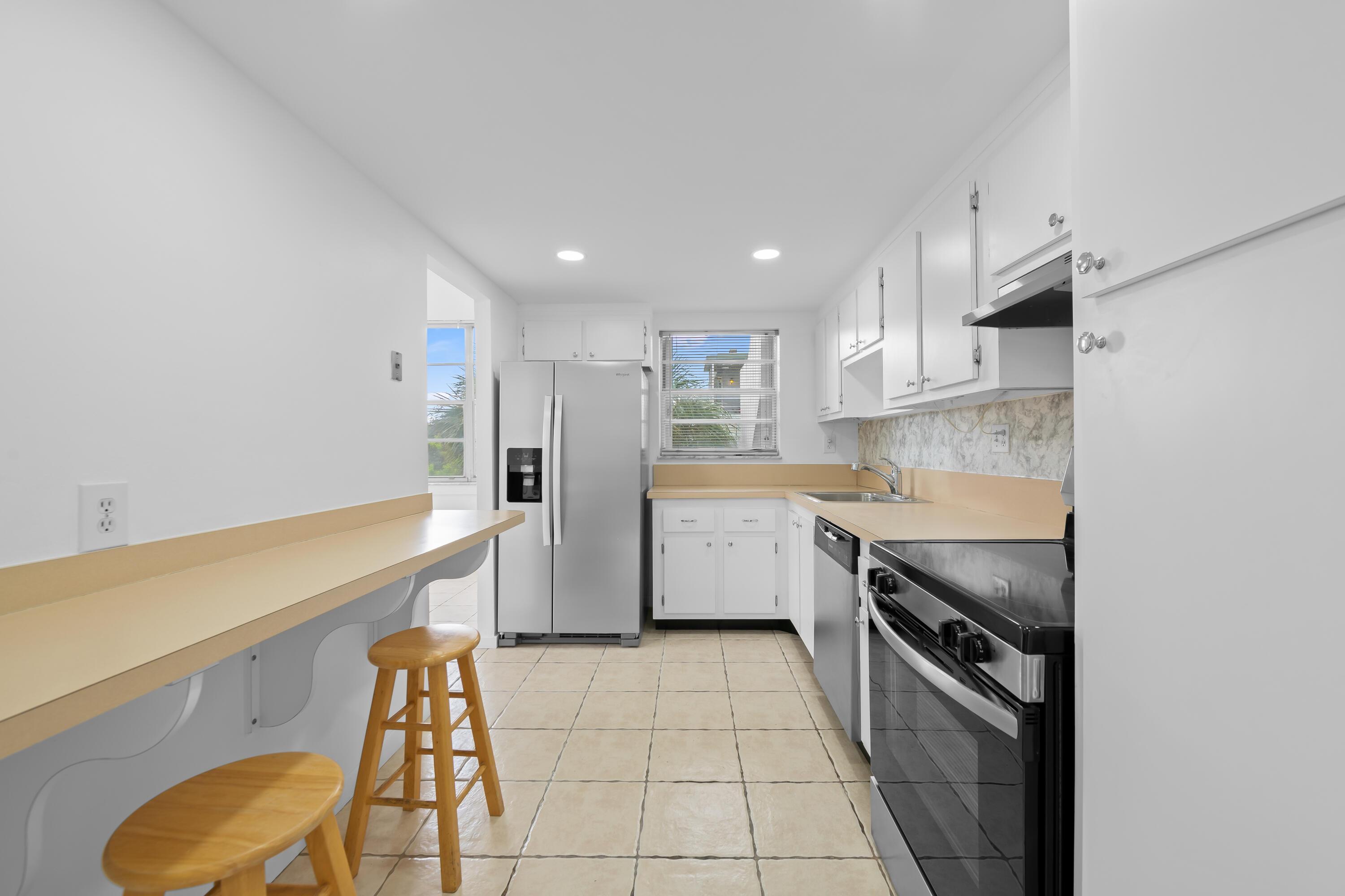 2781 TAFT Street 303, Hollywood, FL 33020, Hollywood - Photo 3
