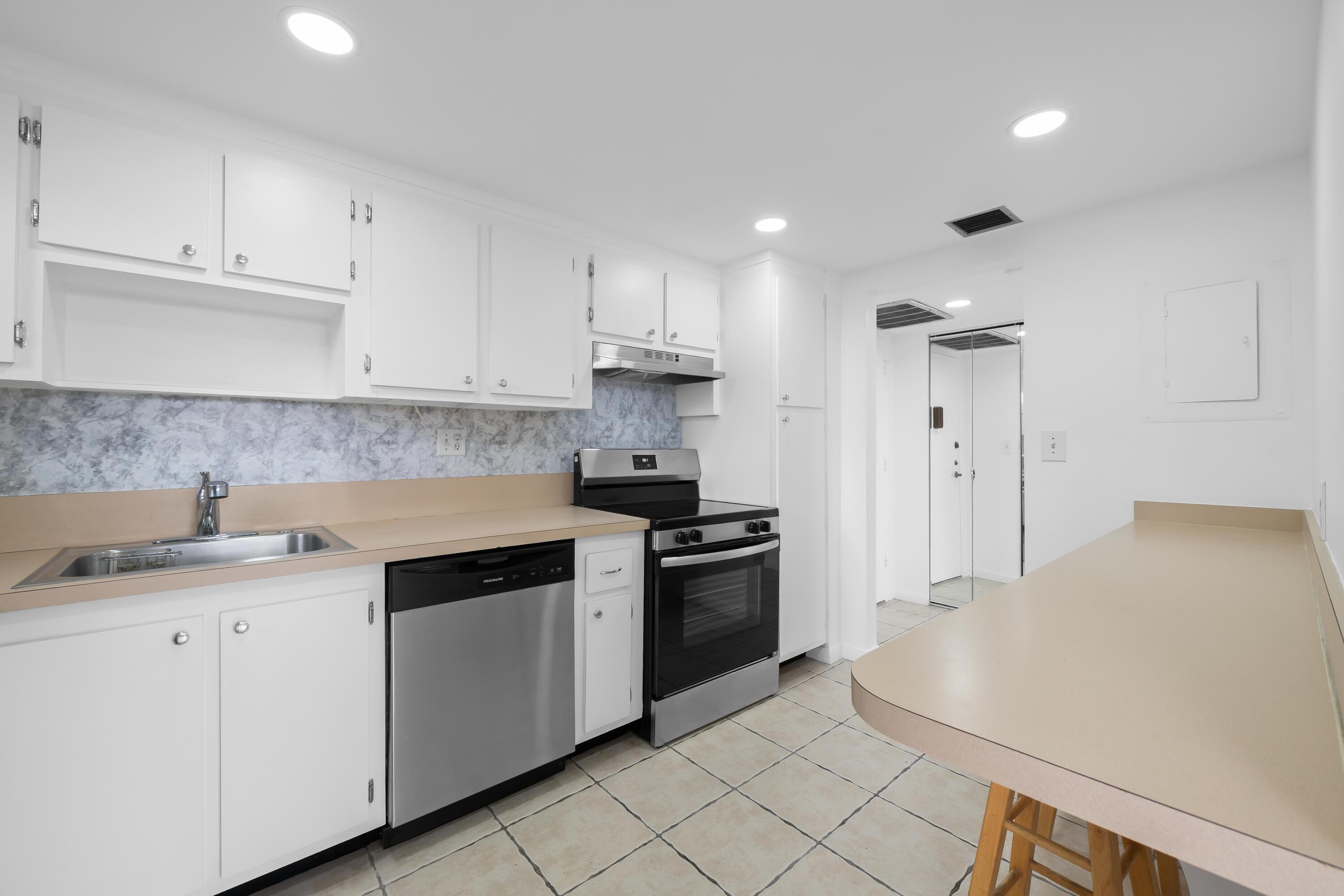 2781 TAFT Street 303, Hollywood, FL 33020, Hollywood