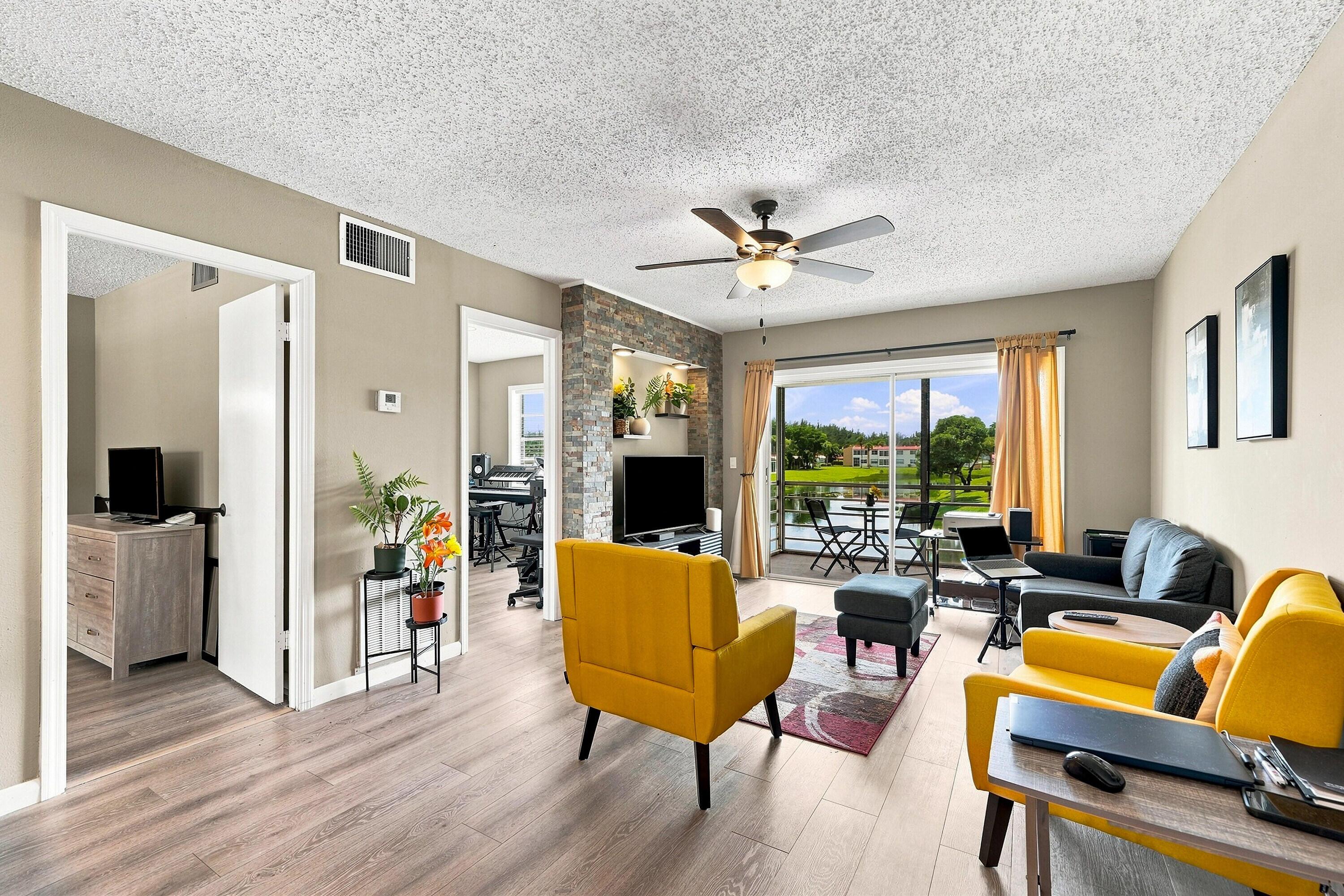 198 Lake Frances Drive, West Palm Beach, FL 33411, West Palm Beach - Photo 3
