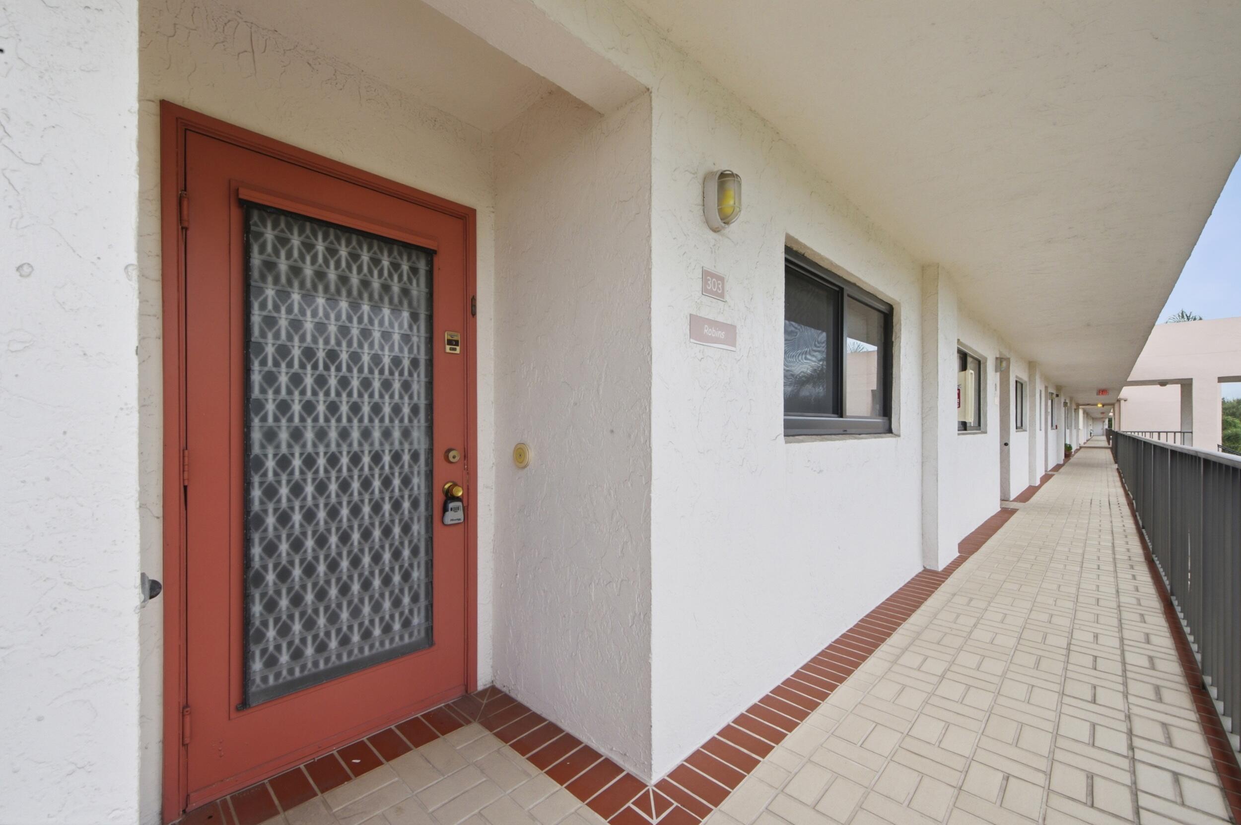 15075 WITNEY Rd #303, Delray Beach, FL 33484, Delray Beach - Photo 3