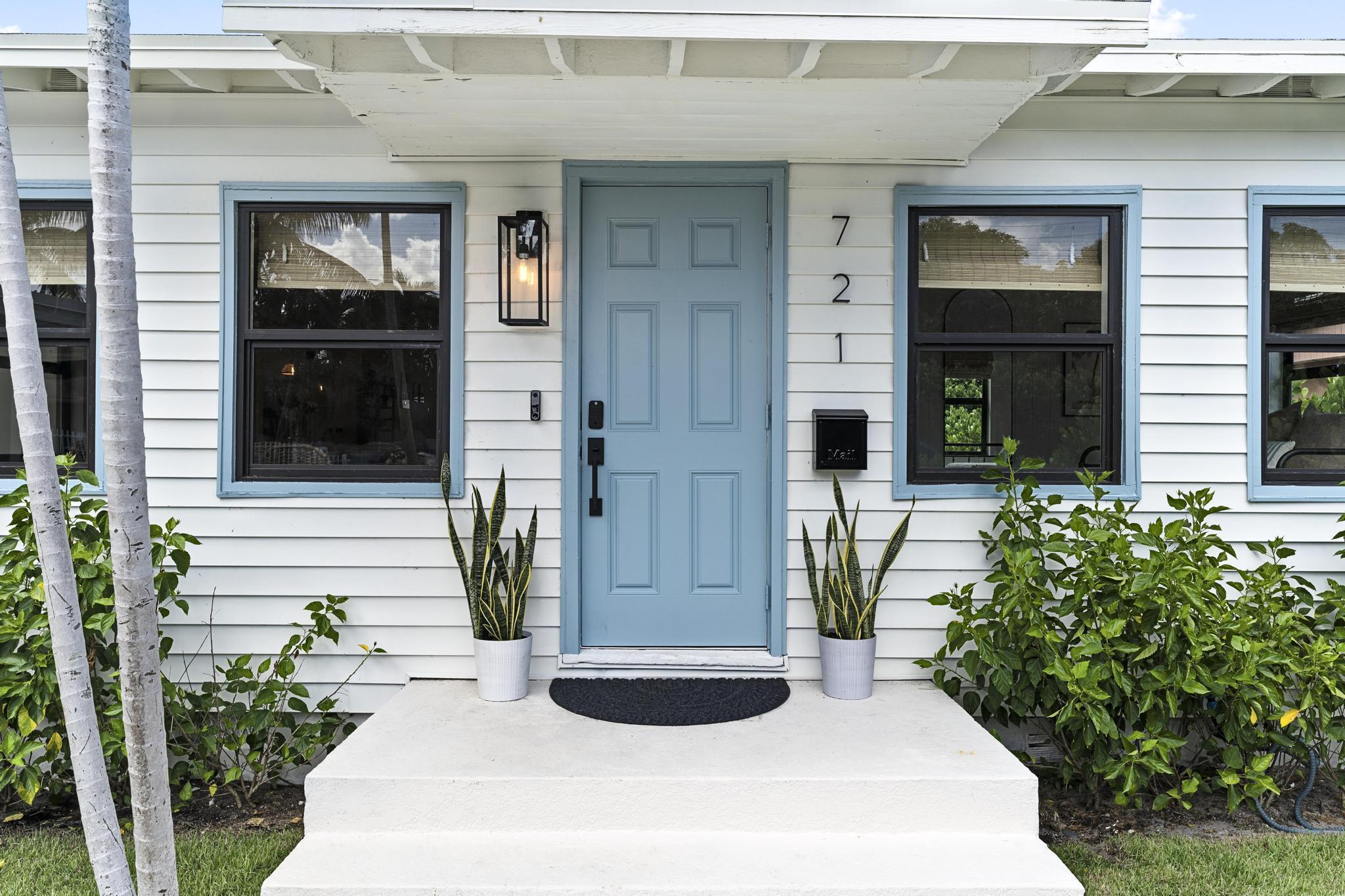 721 Dobbins Street, West Palm Beach, FL 33405, West Palm Beach - Photo 2