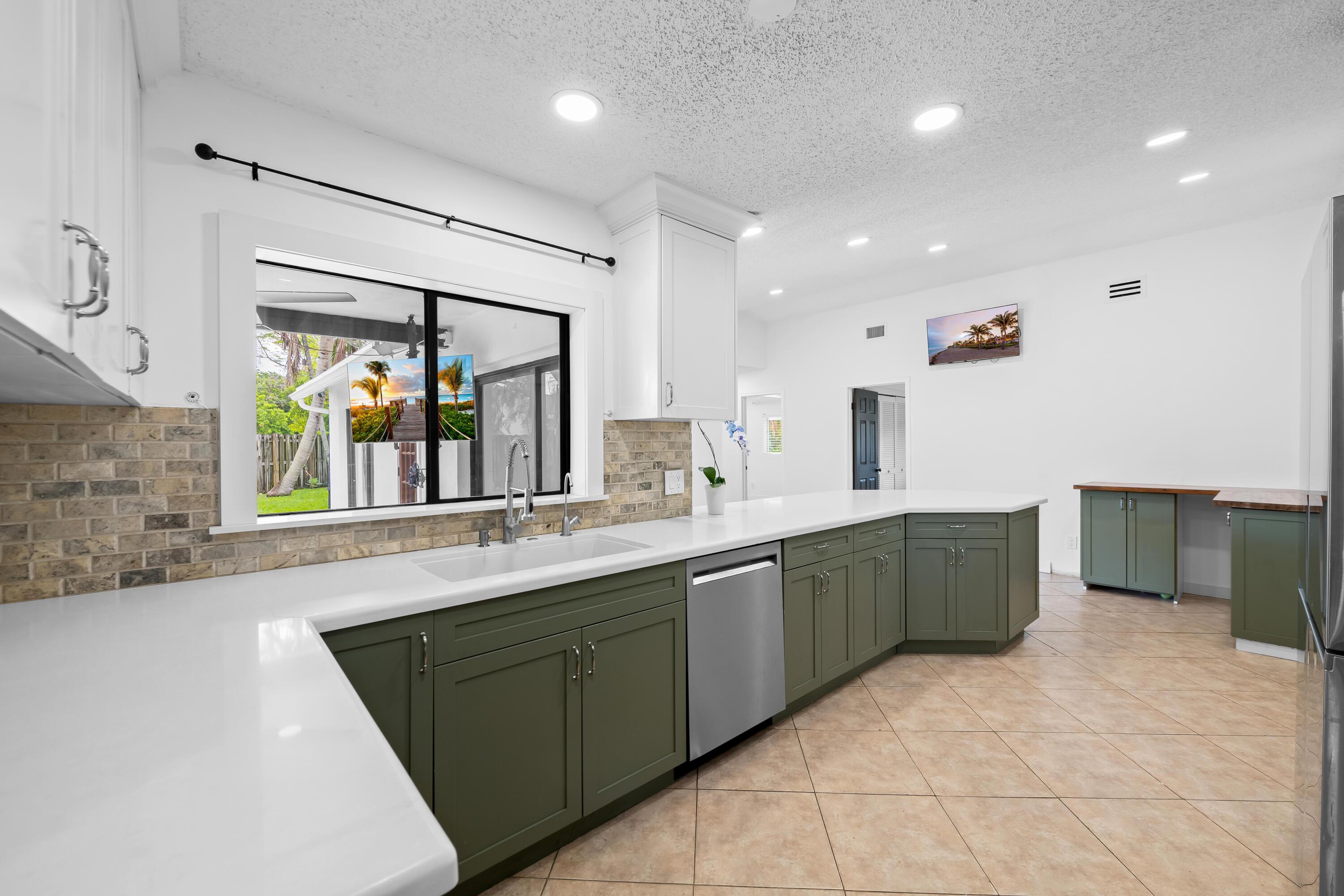 9965 NW 23RD Street, Coral Springs, FL 33065, Coral Springs - Photo 4