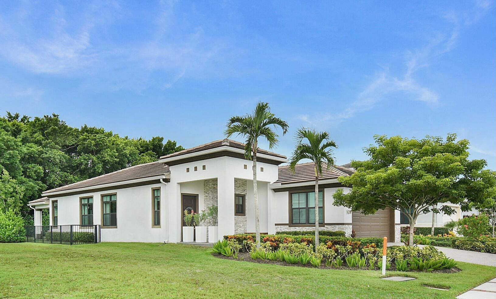 528 SE Fascino Circle SE, Port St. Lucie, FL 34984, Port St. Lucie - Photo 2